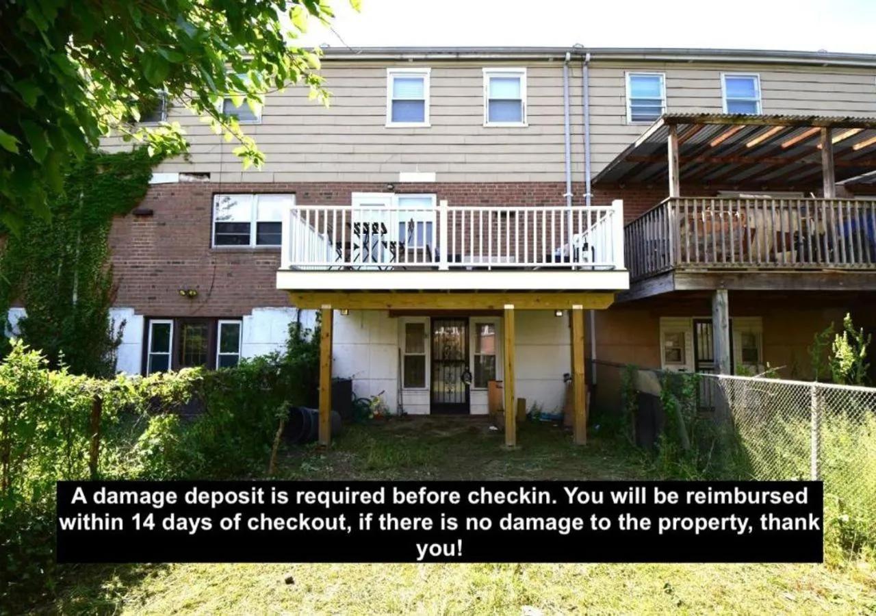 Property building in Tuscany 2900 - Classic Italian Style 3BR w Parking near Airport