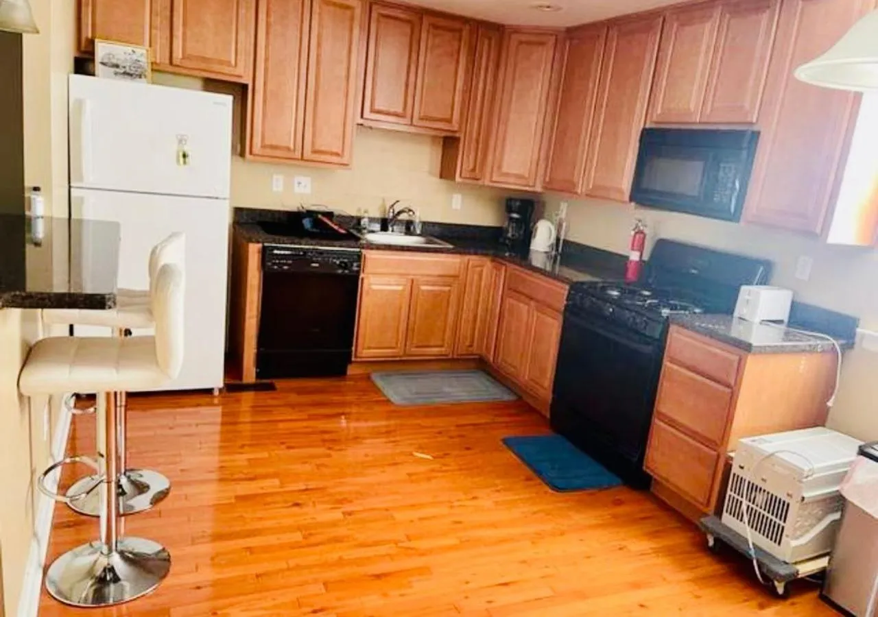 Kitchen or kitchenette in Tuscany 2900 - Classic Italian Style 3BR w Parking near Airport