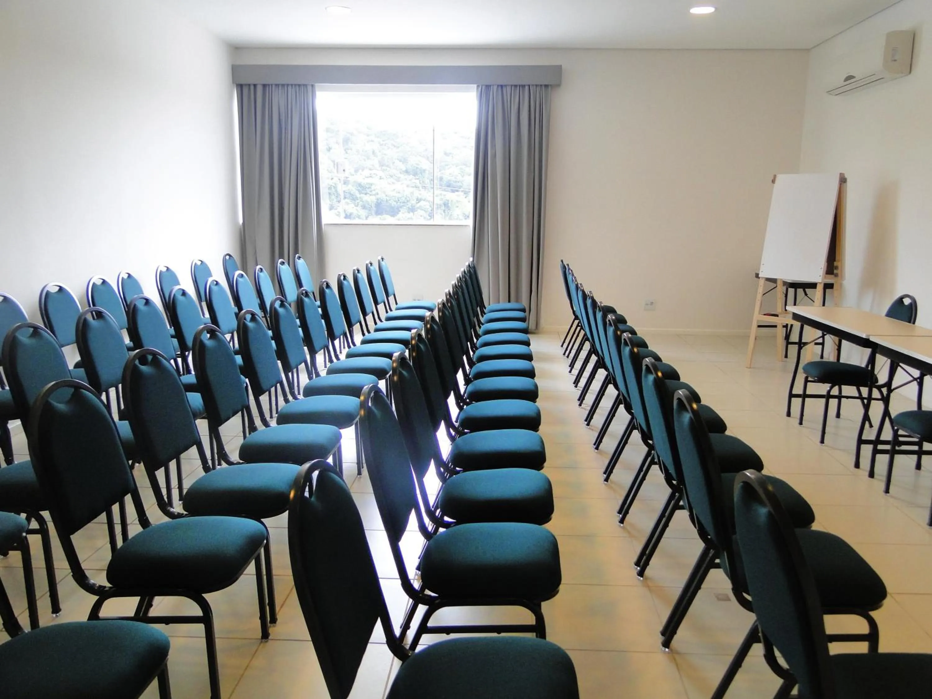 Business facilities in Lazuli Hotel