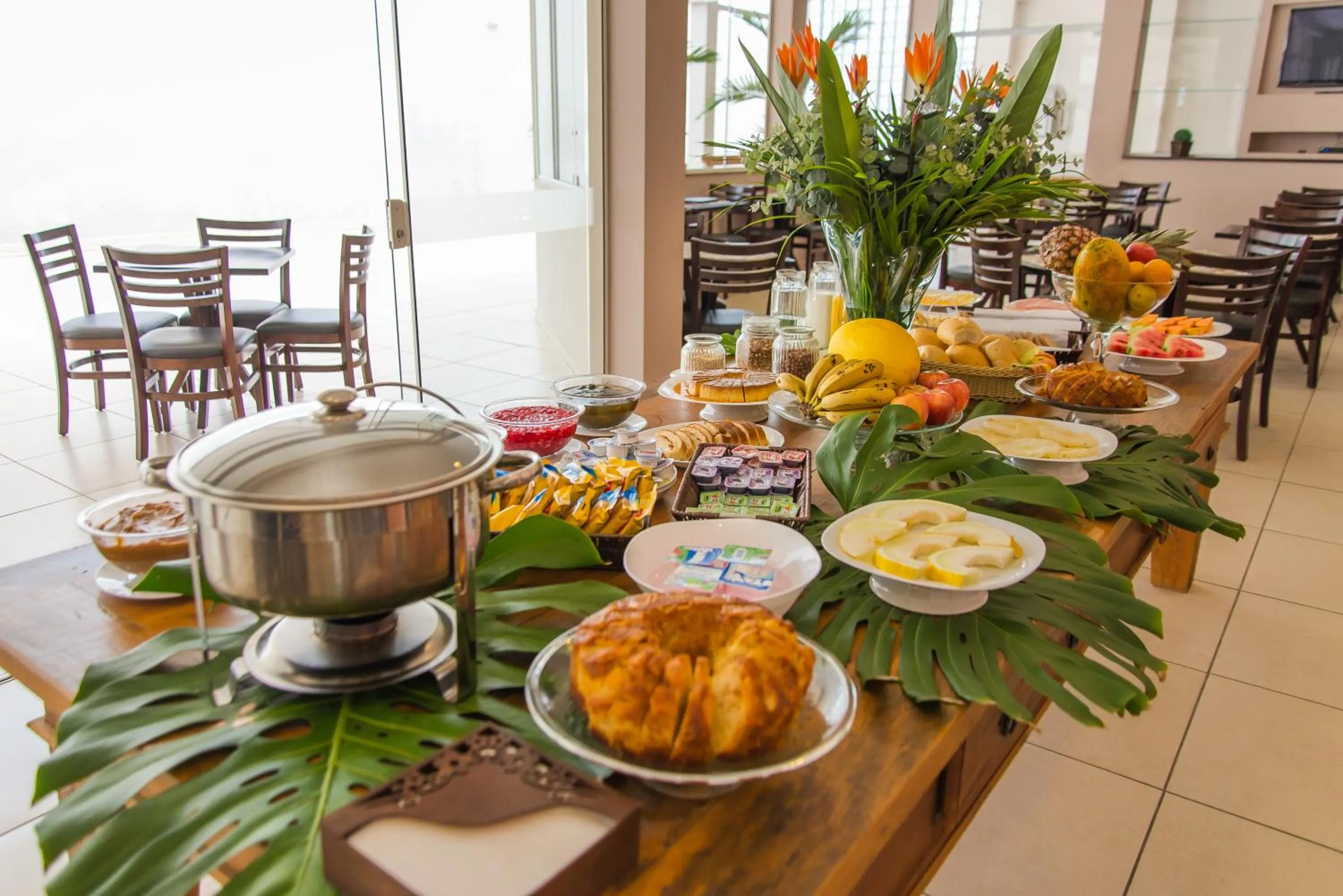 Restaurant/places to eat in Lazuli Hotel