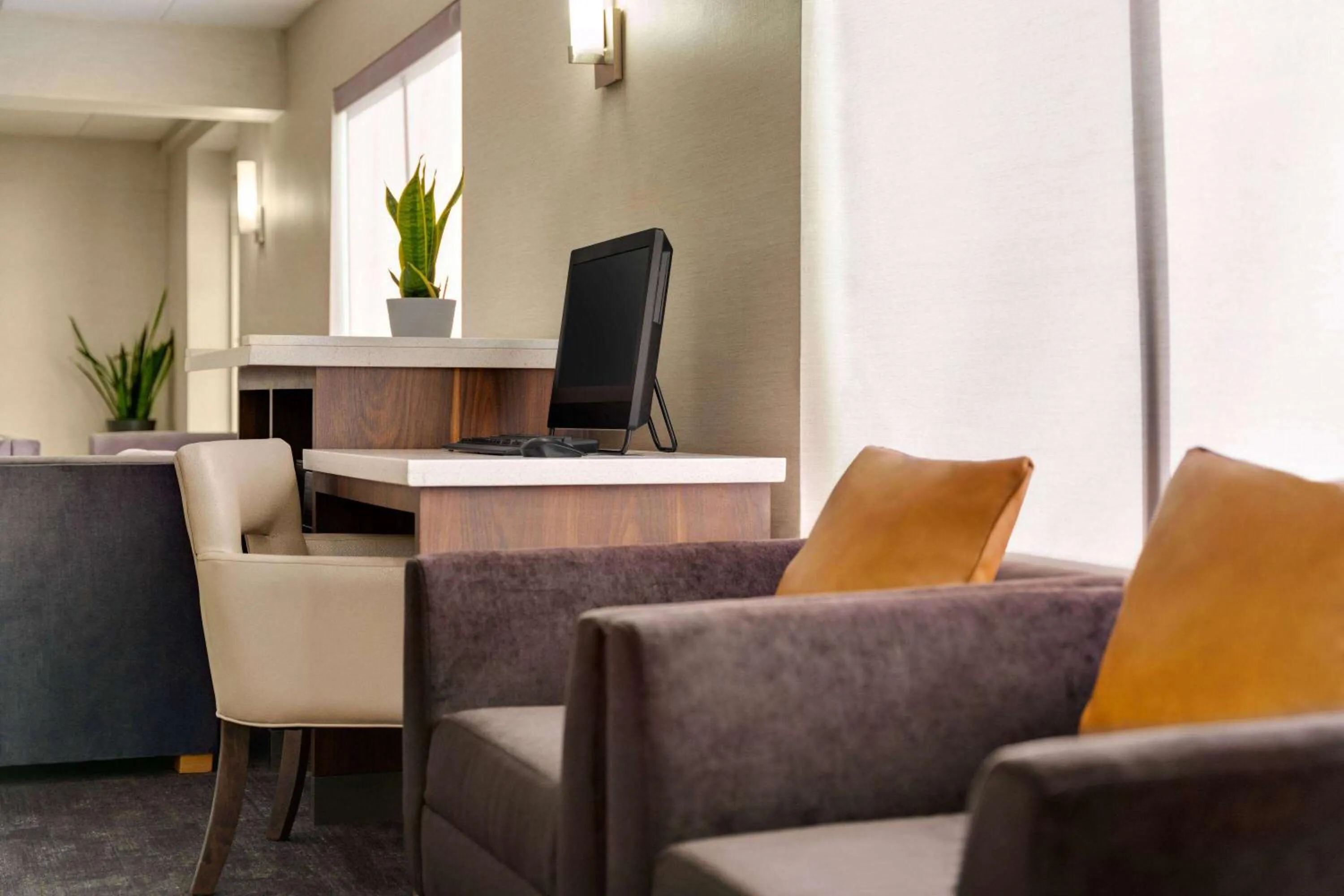 Business facilities in La Quinta Inn by Wyndham Waldorf