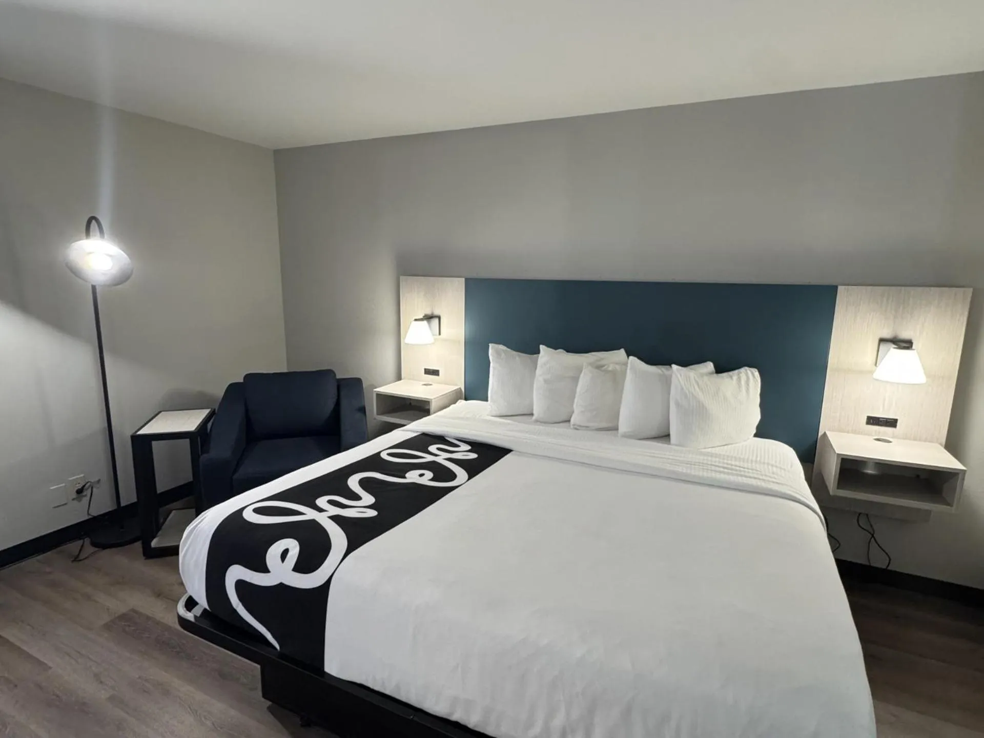 Bedroom, Bed in La Quinta Inn by Wyndham Auburn Worcester