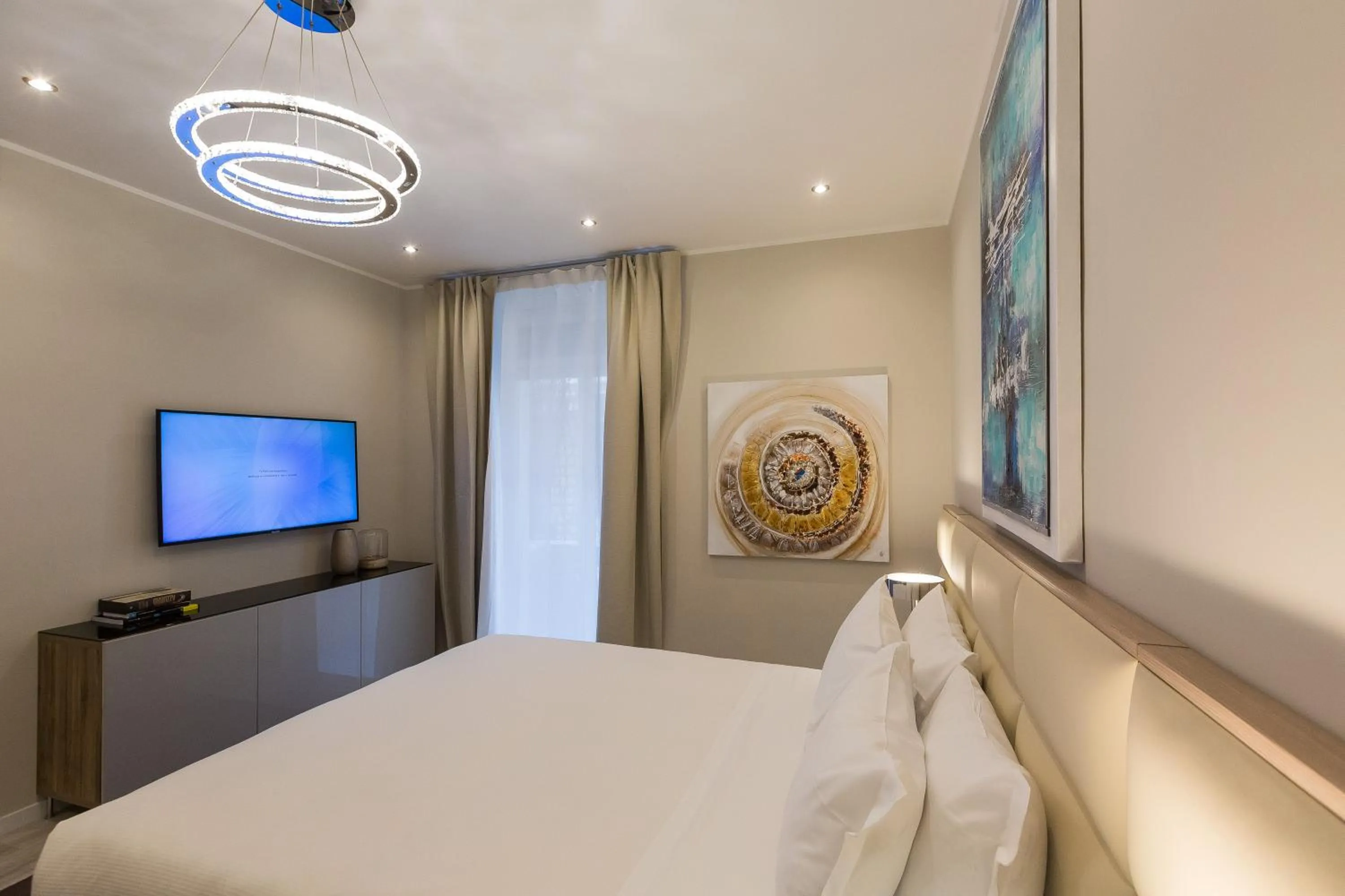 Photo of the whole room, Bed in Clementi Portrait