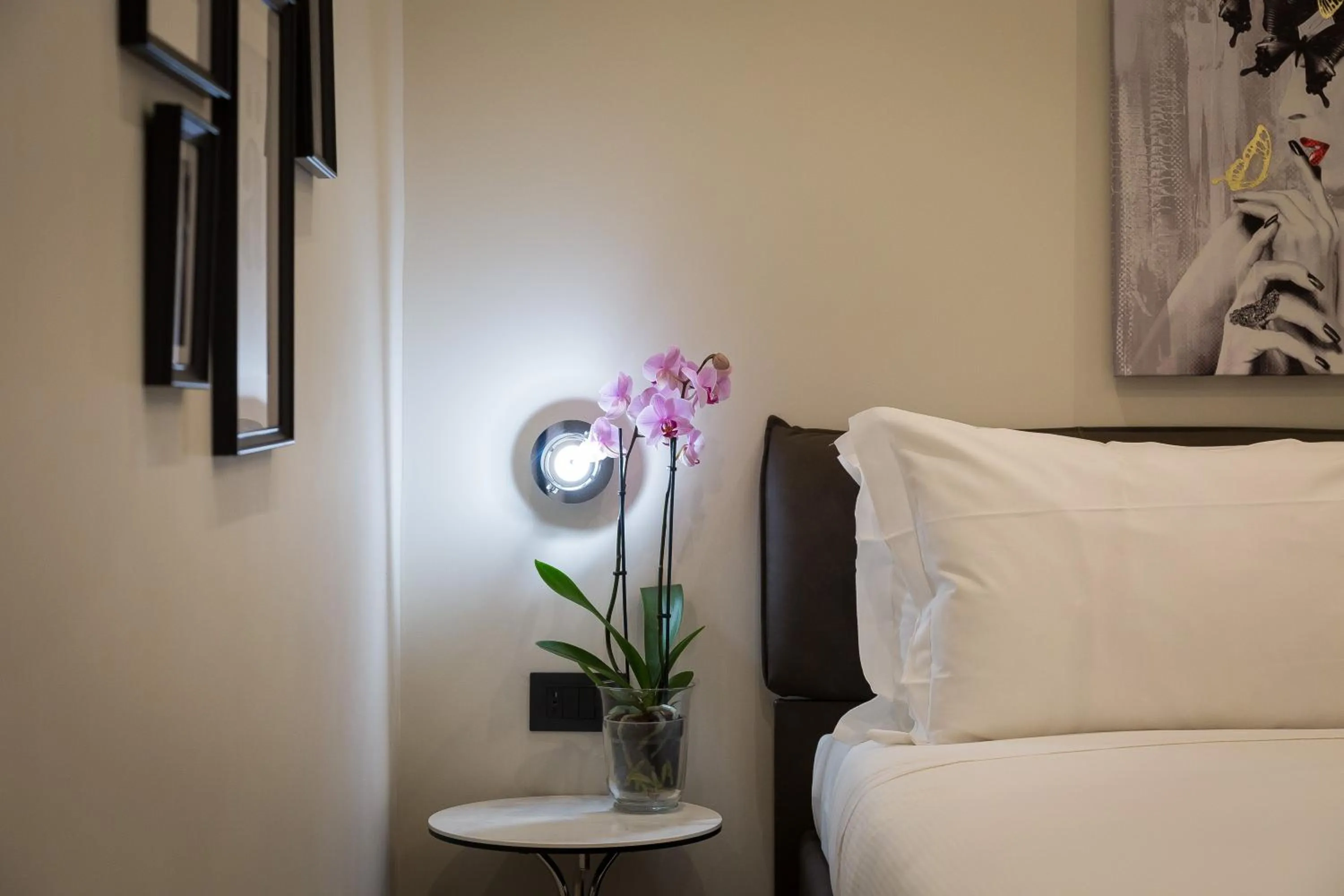 Decorative detail, Bed in Clementi Portrait