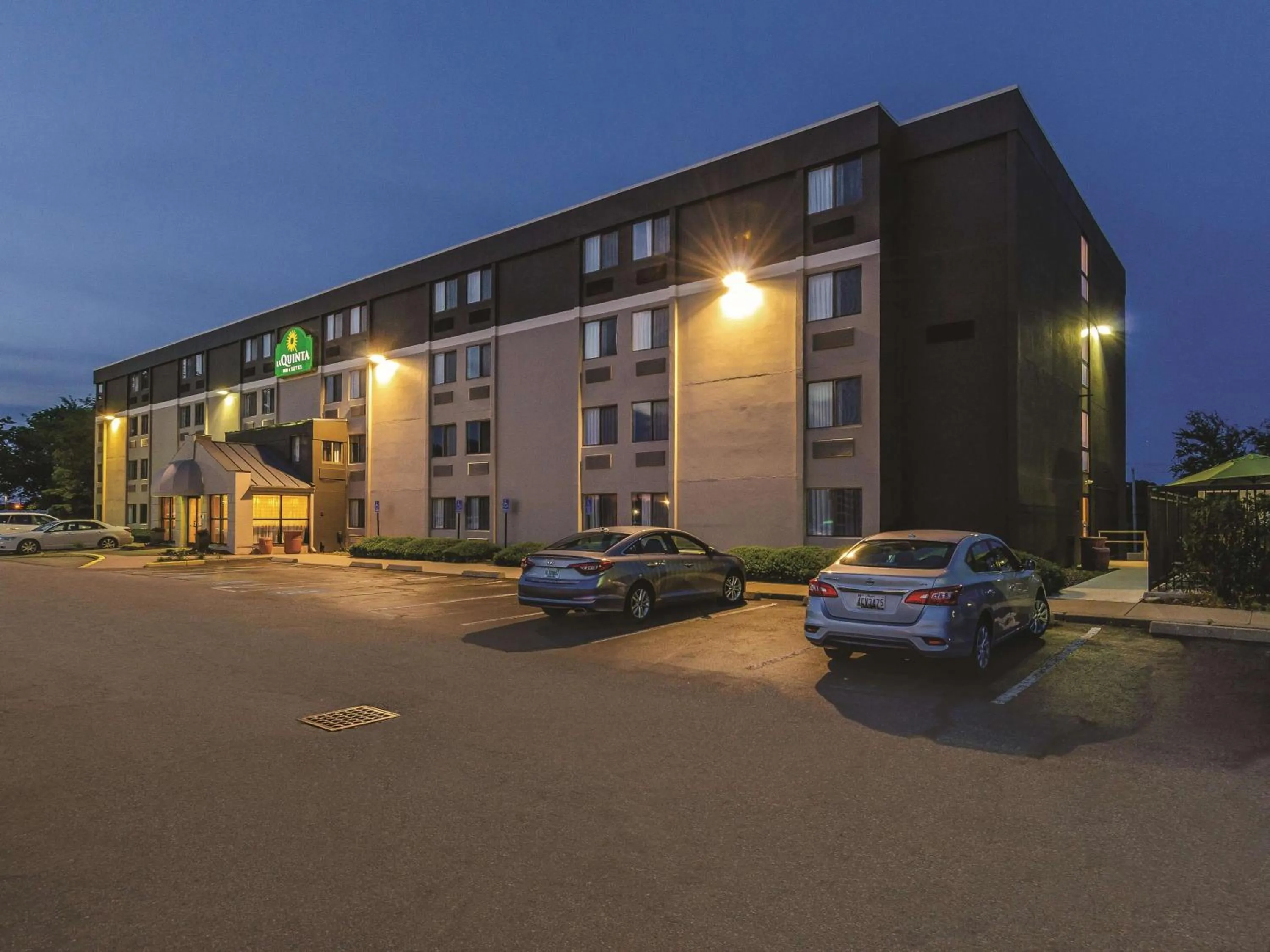 Property building in La Quinta by Wyndham Warwick Providence Airport