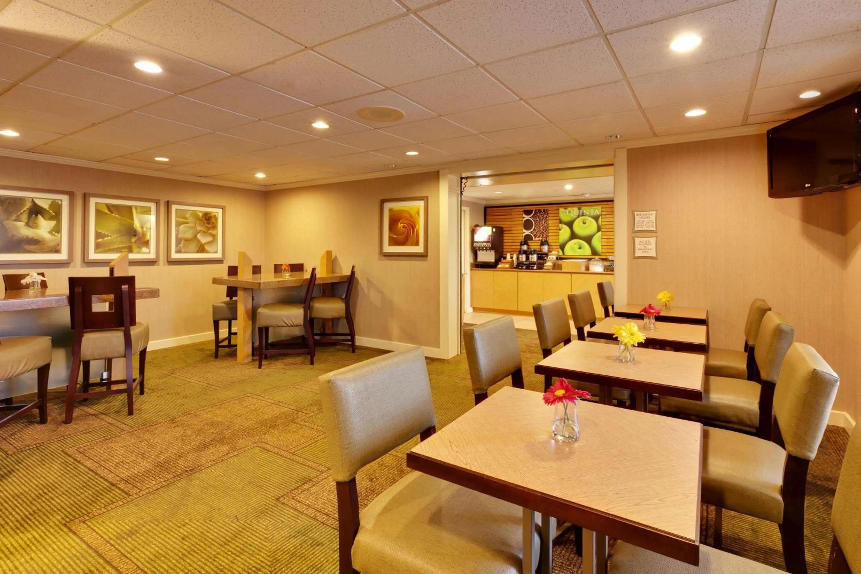 Restaurant/places to eat in La Quinta by Wyndham Plattsburgh