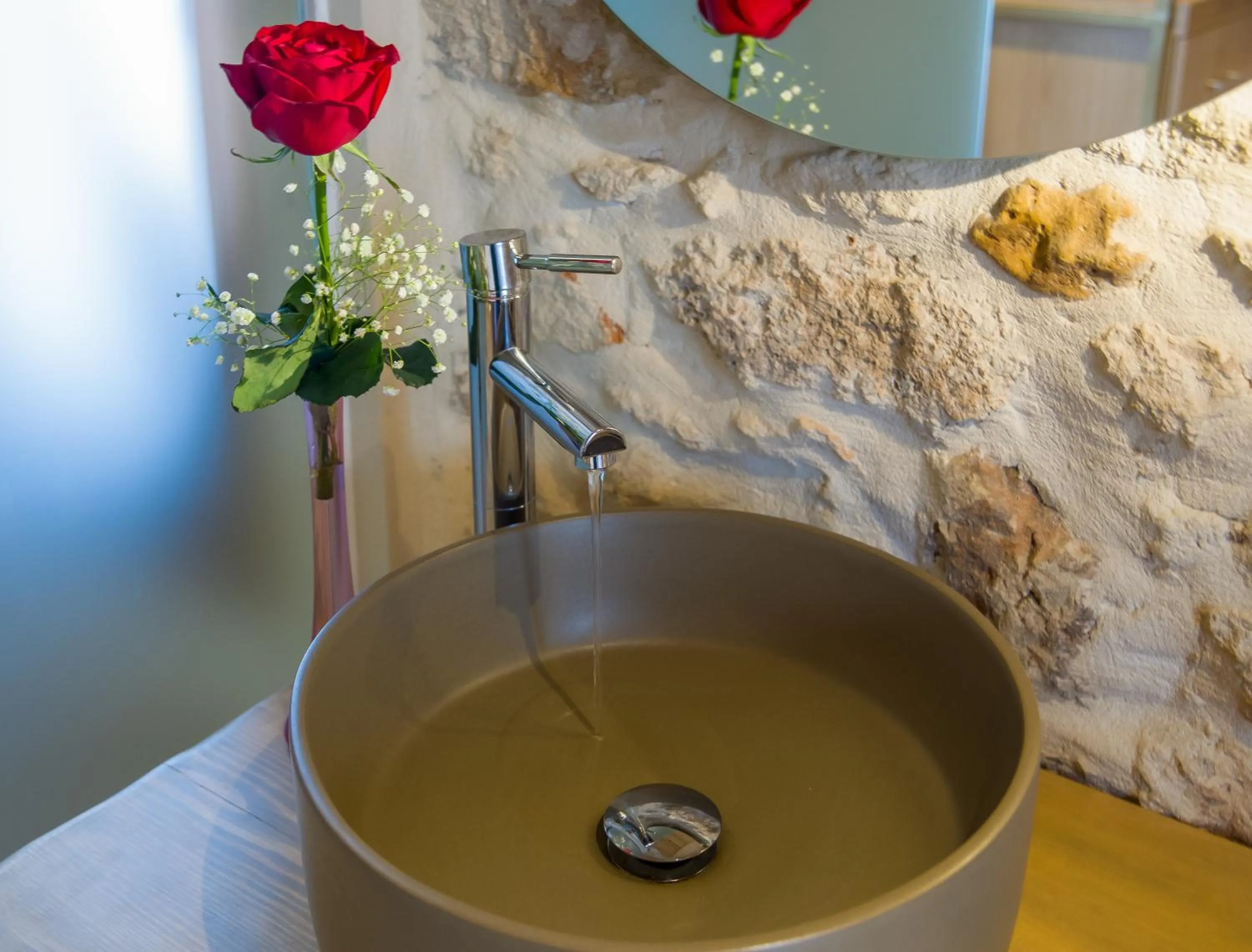 Toilet in Elma Suites