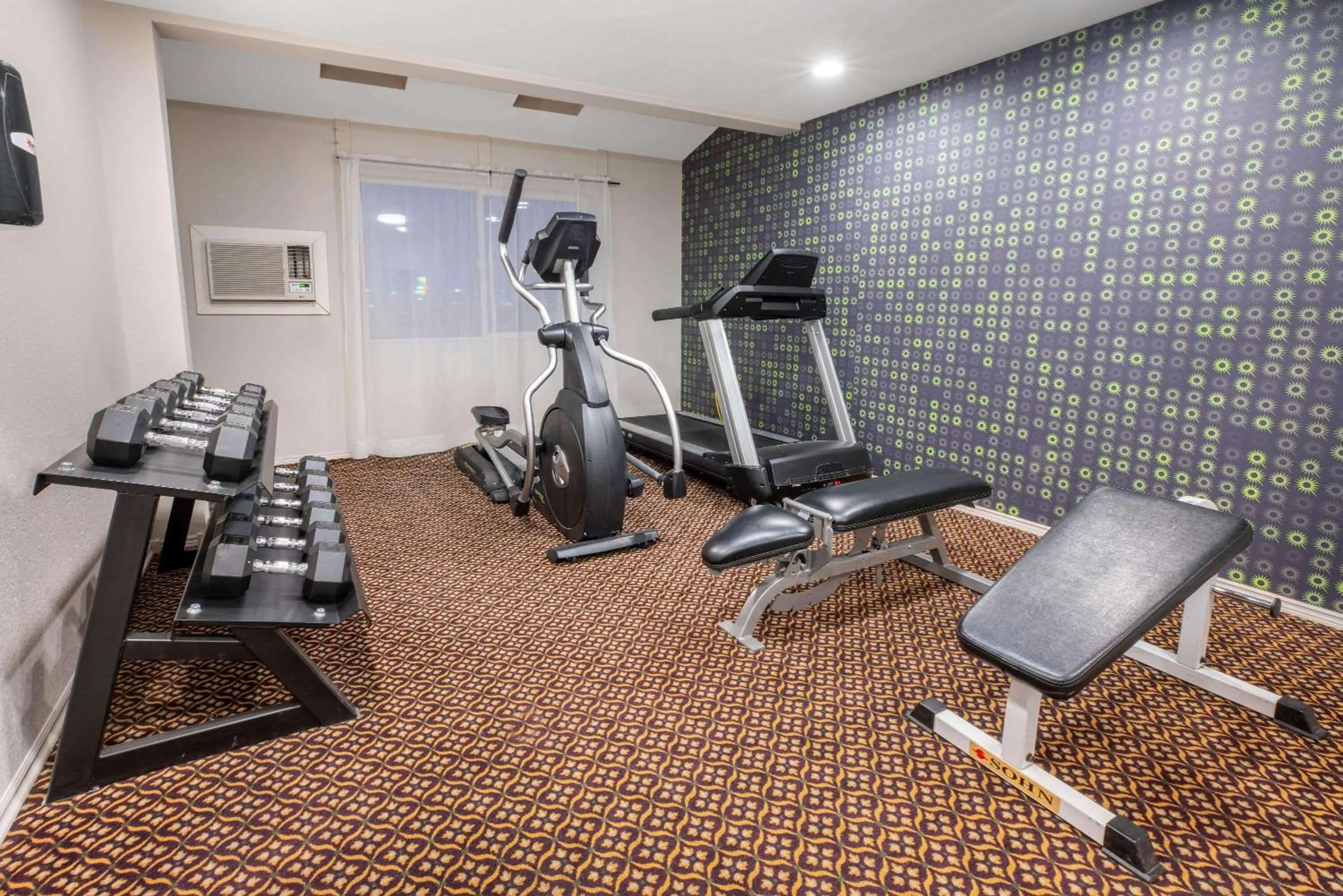 Fitness centre/facilities in La Quinta Inn by Wyndham Caldwell