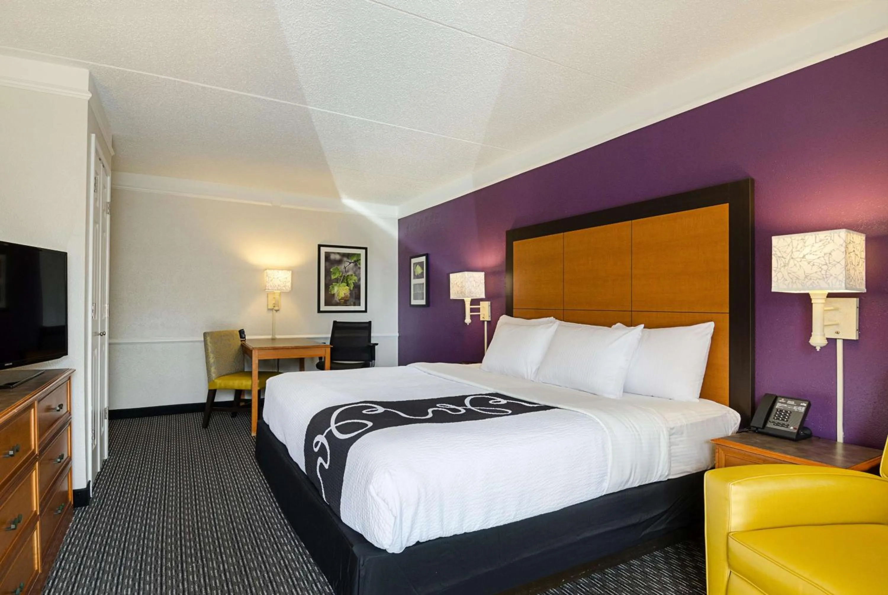 Photo of the whole room, Bed in La Quinta Inn by Wyndham Denver Westminster