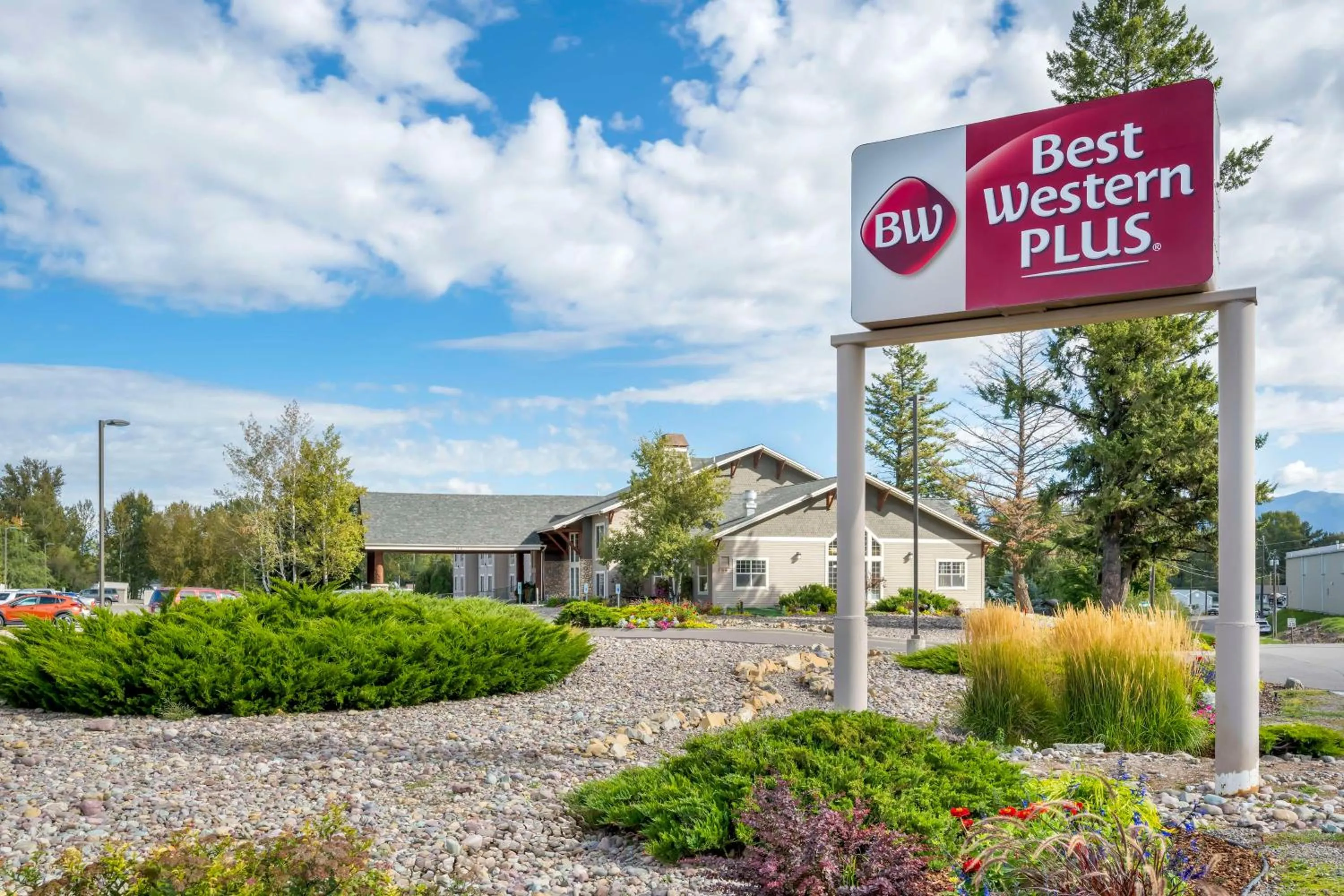 Property building in Best Western Plus Kalispell/Glacier Park West Hotel & Suites