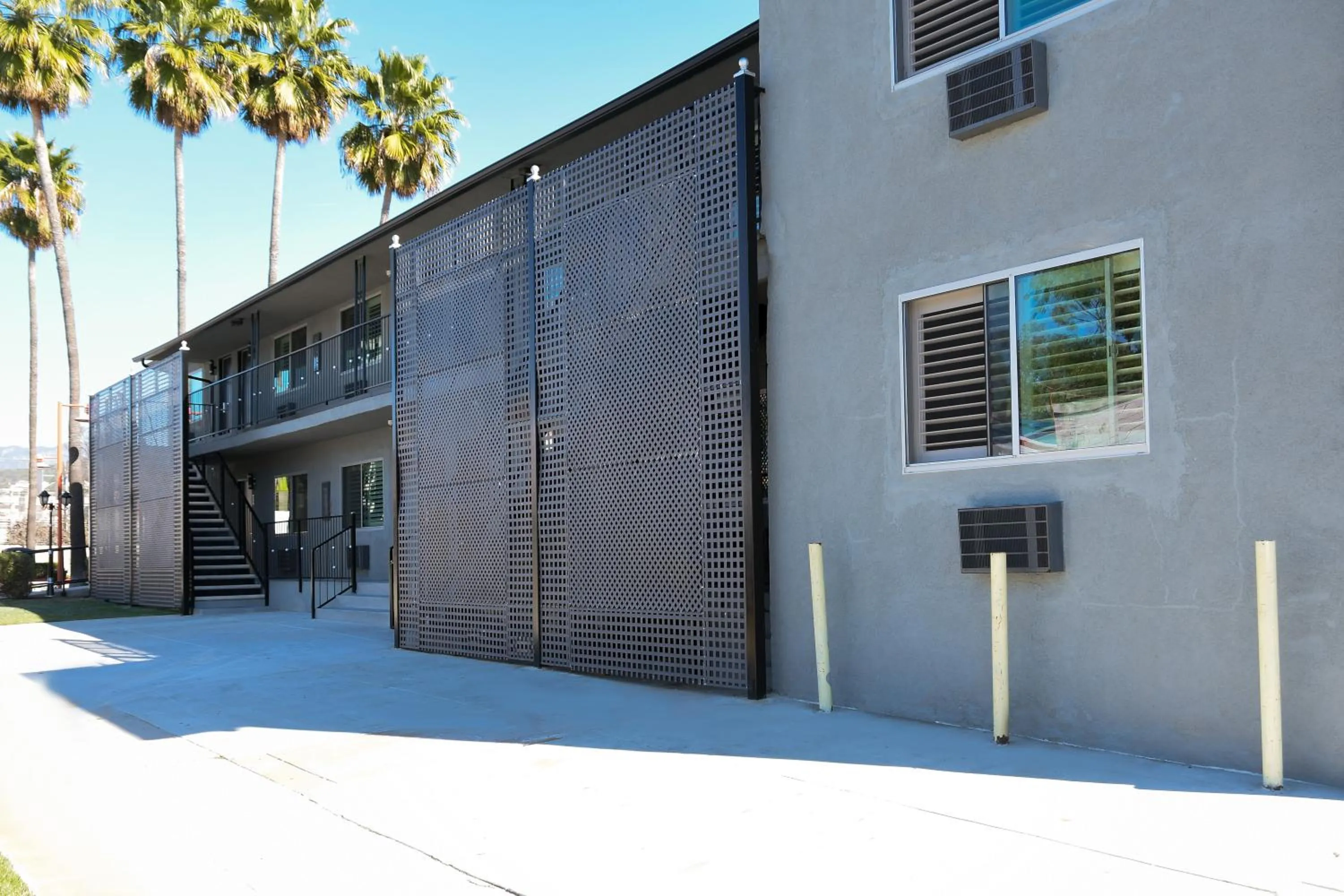 Property building in Tilbury Inn