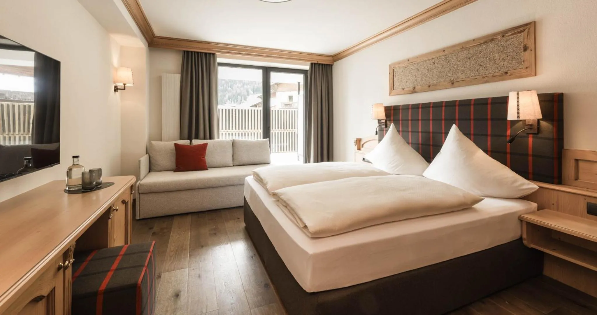 Photo of the whole room, Bed in Forster's Naturresort