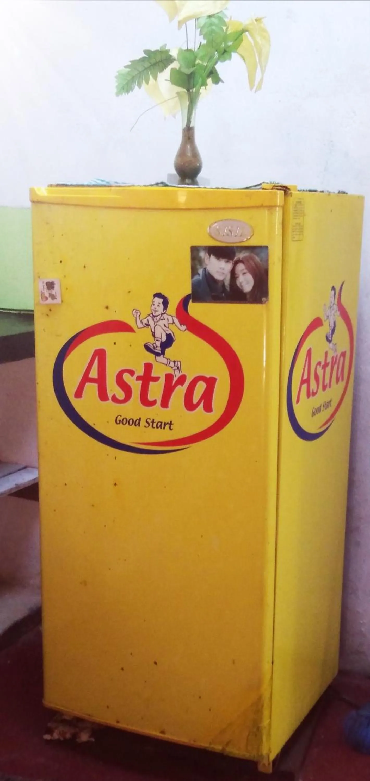 Kitchen or kitchenette in Field Island Villa - Ahangama