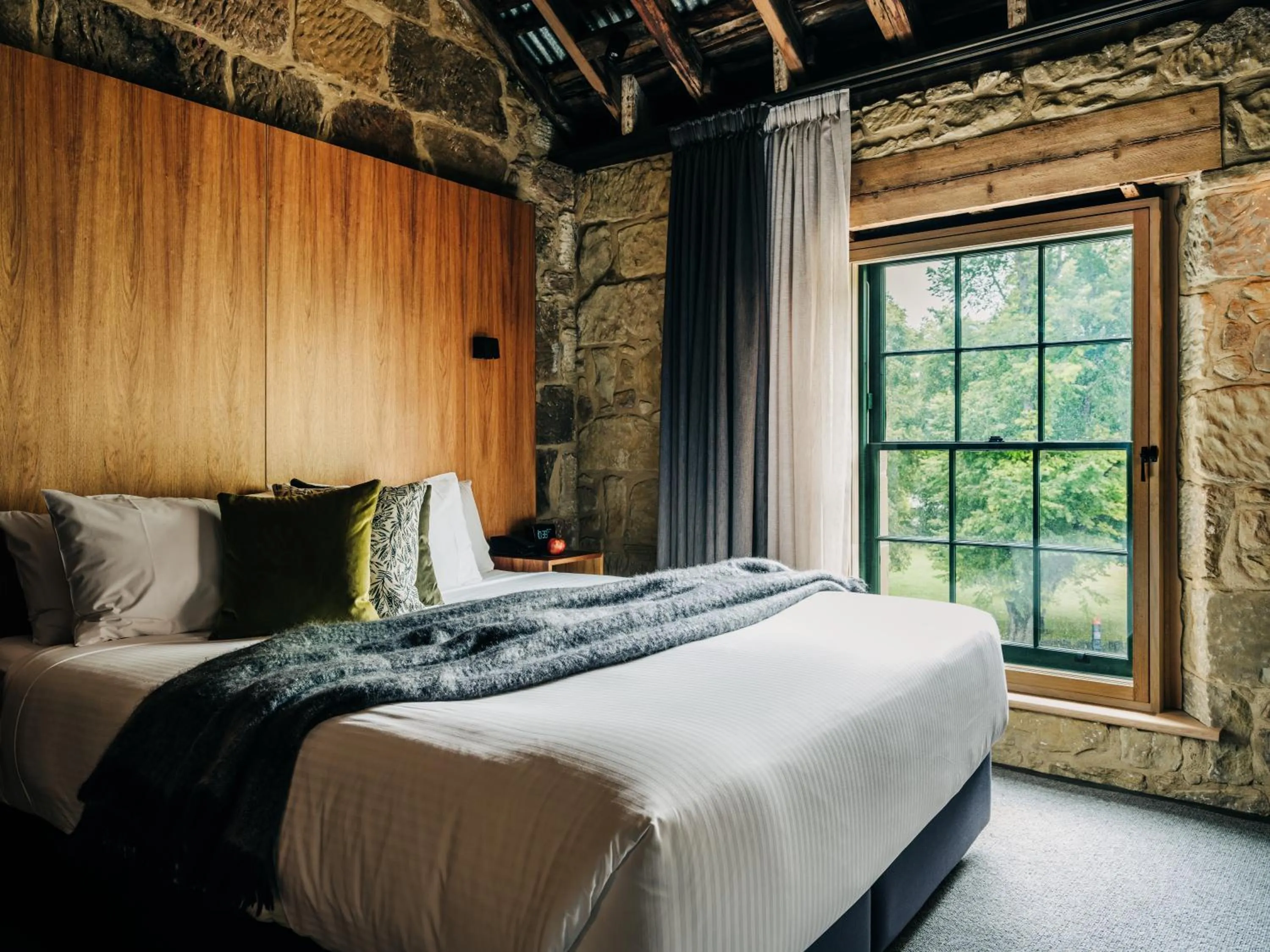 Photo of the whole room, Bed in Moss Hotel