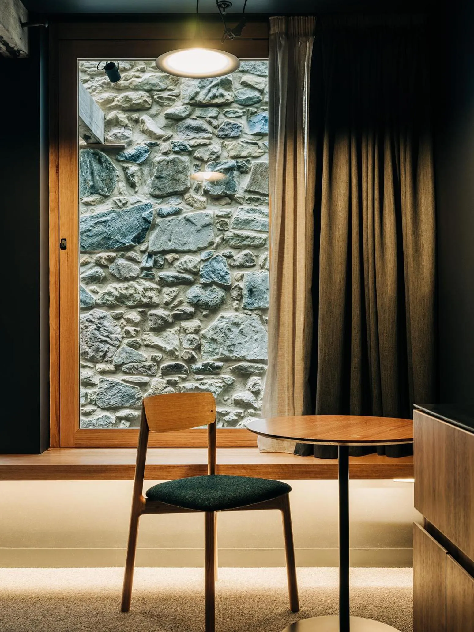 Seating area in Moss Hotel