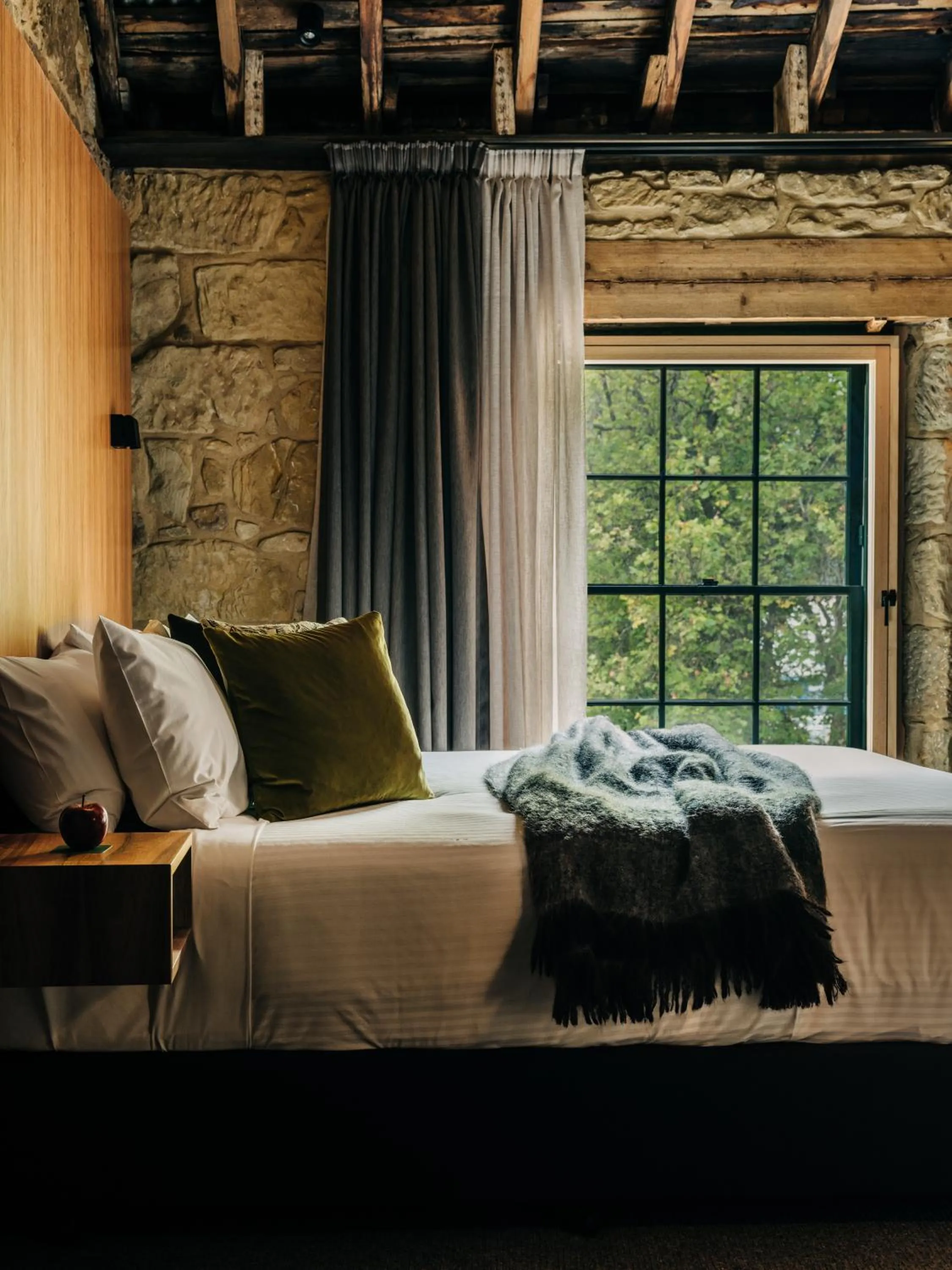 Photo of the whole room, Bed in Moss Hotel