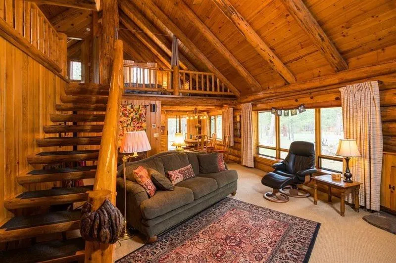 Living room in Sisters Dream Inn