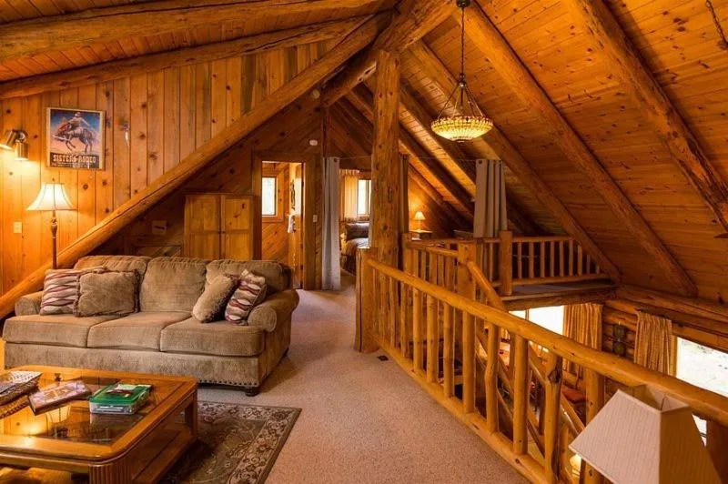 Property building in Sisters Dream Inn