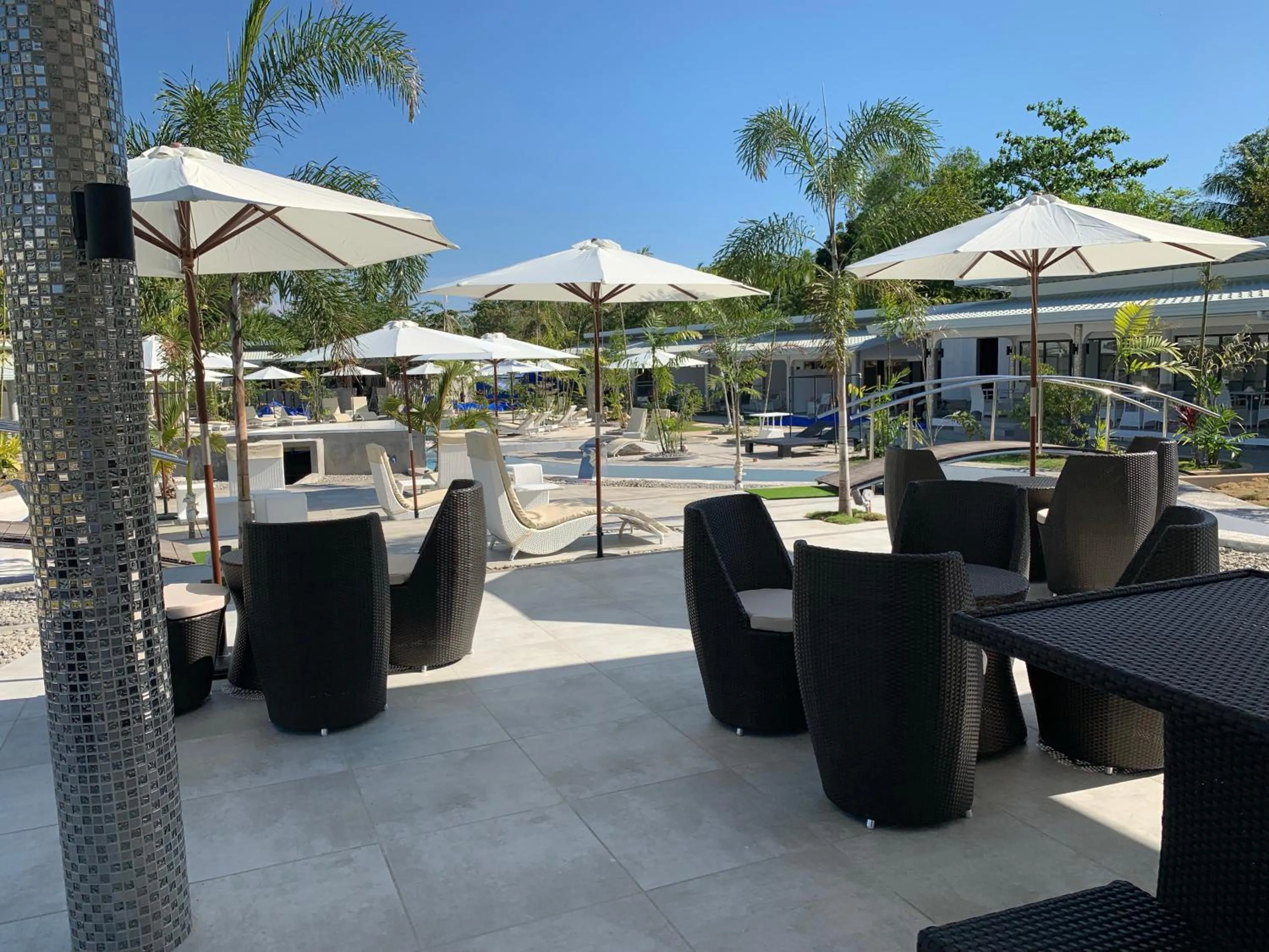 Lounge or bar in Marina Point Bay Resort