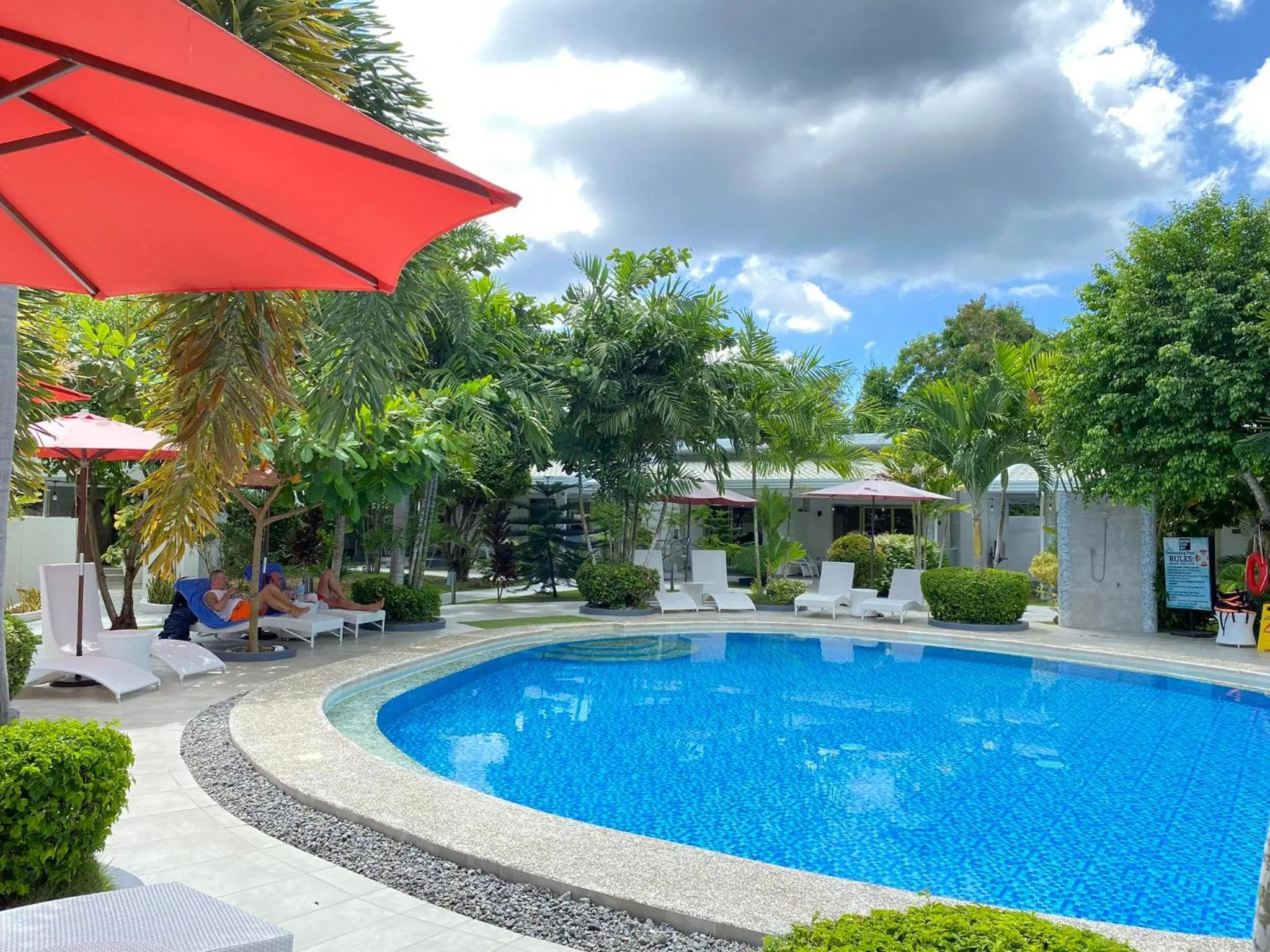 Swimming pool in Marina Point Bay Resort