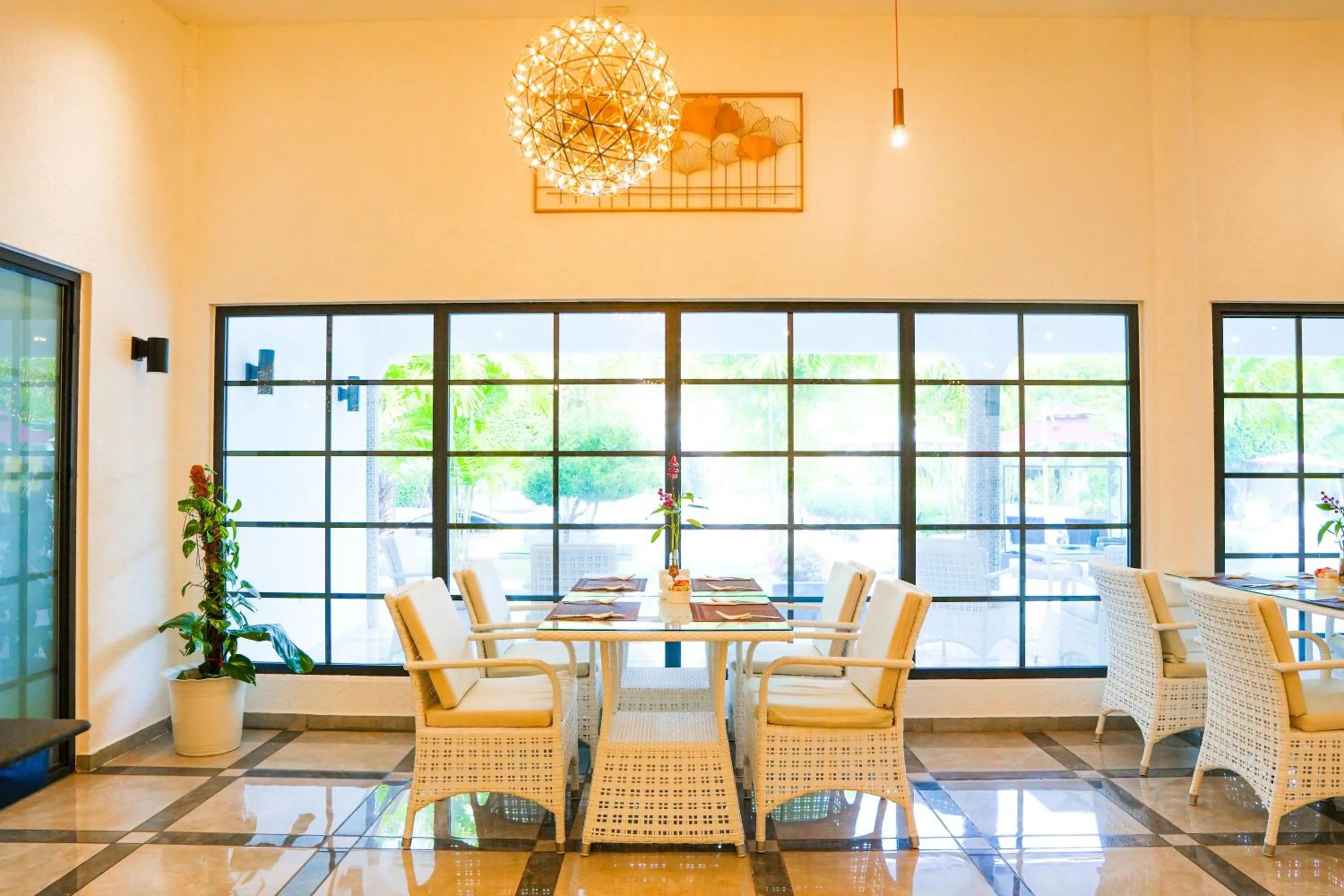 Dining area in Marina Point Bay Resort