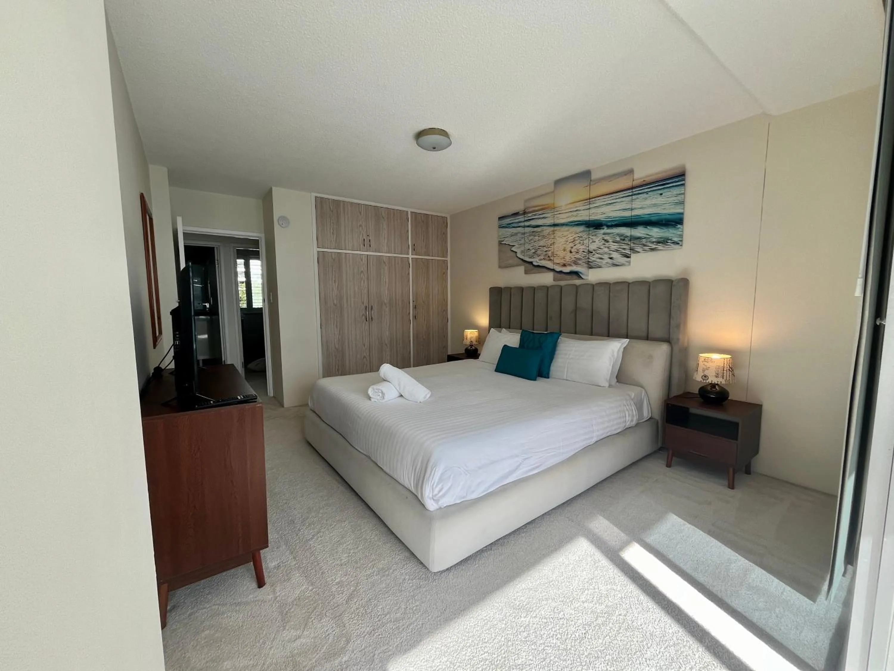 Bed in Park Towers-Goodwin Towers Holiday Units