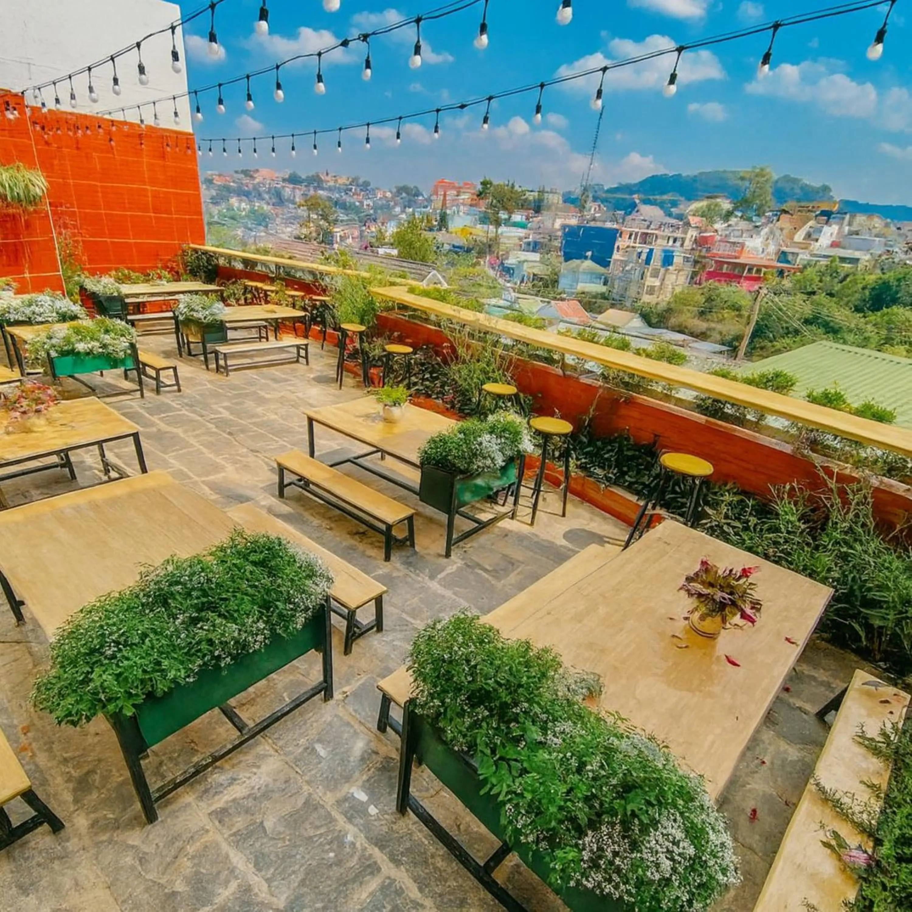 Restaurant/places to eat in An Nhien Hotel