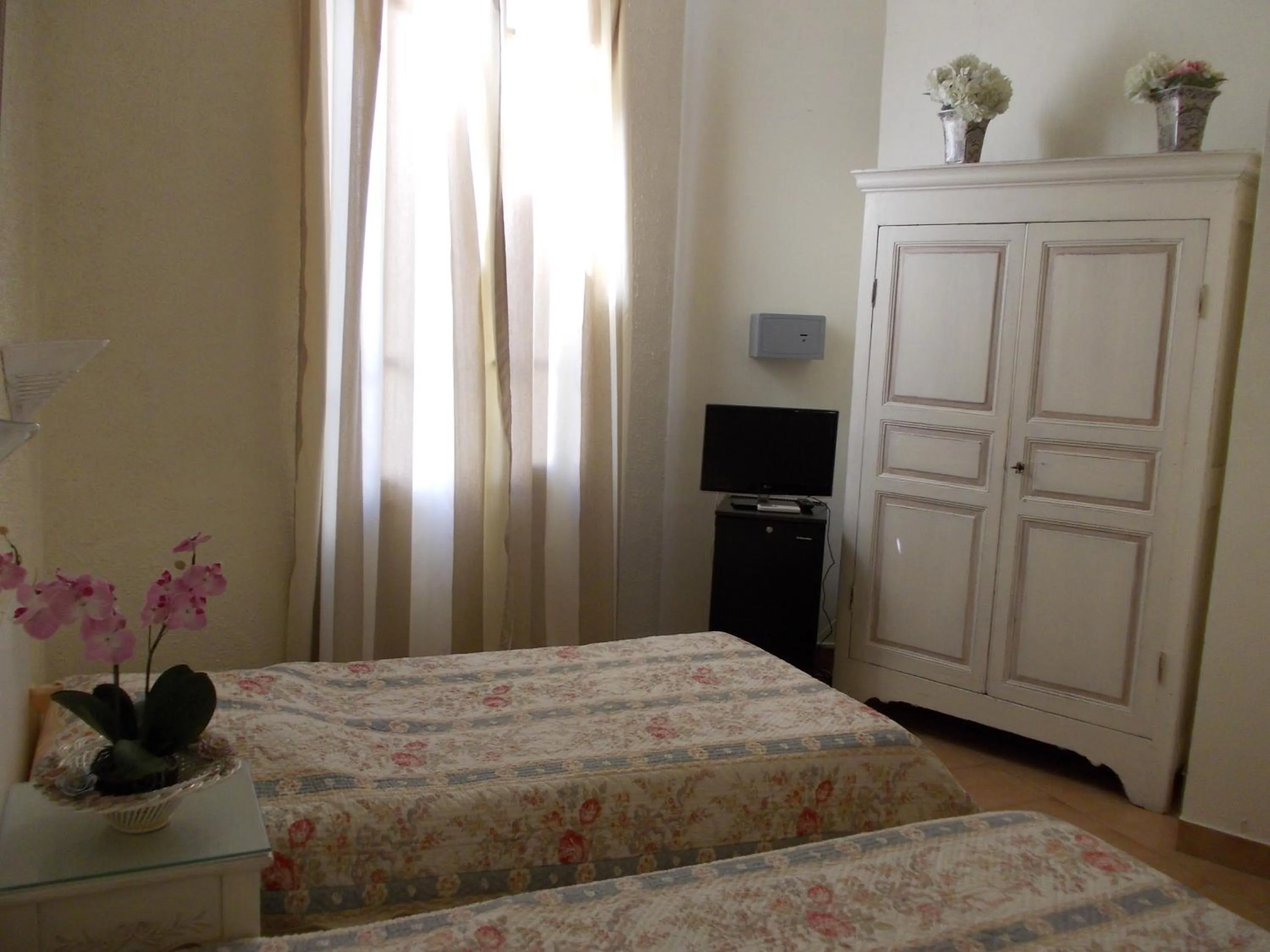 Day, Bed in L'Oursin