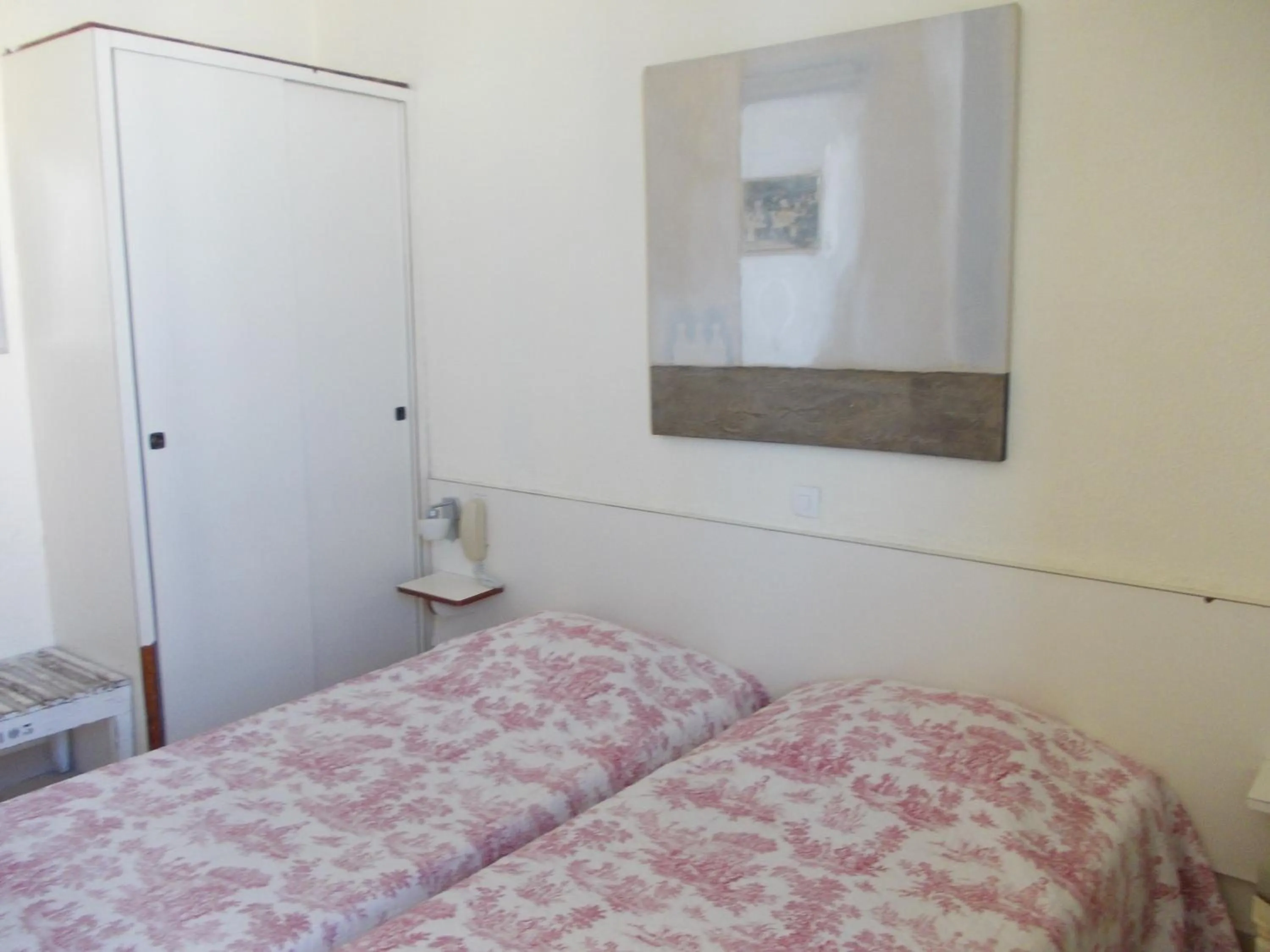 Photo of the whole room, Bed in L'Oursin