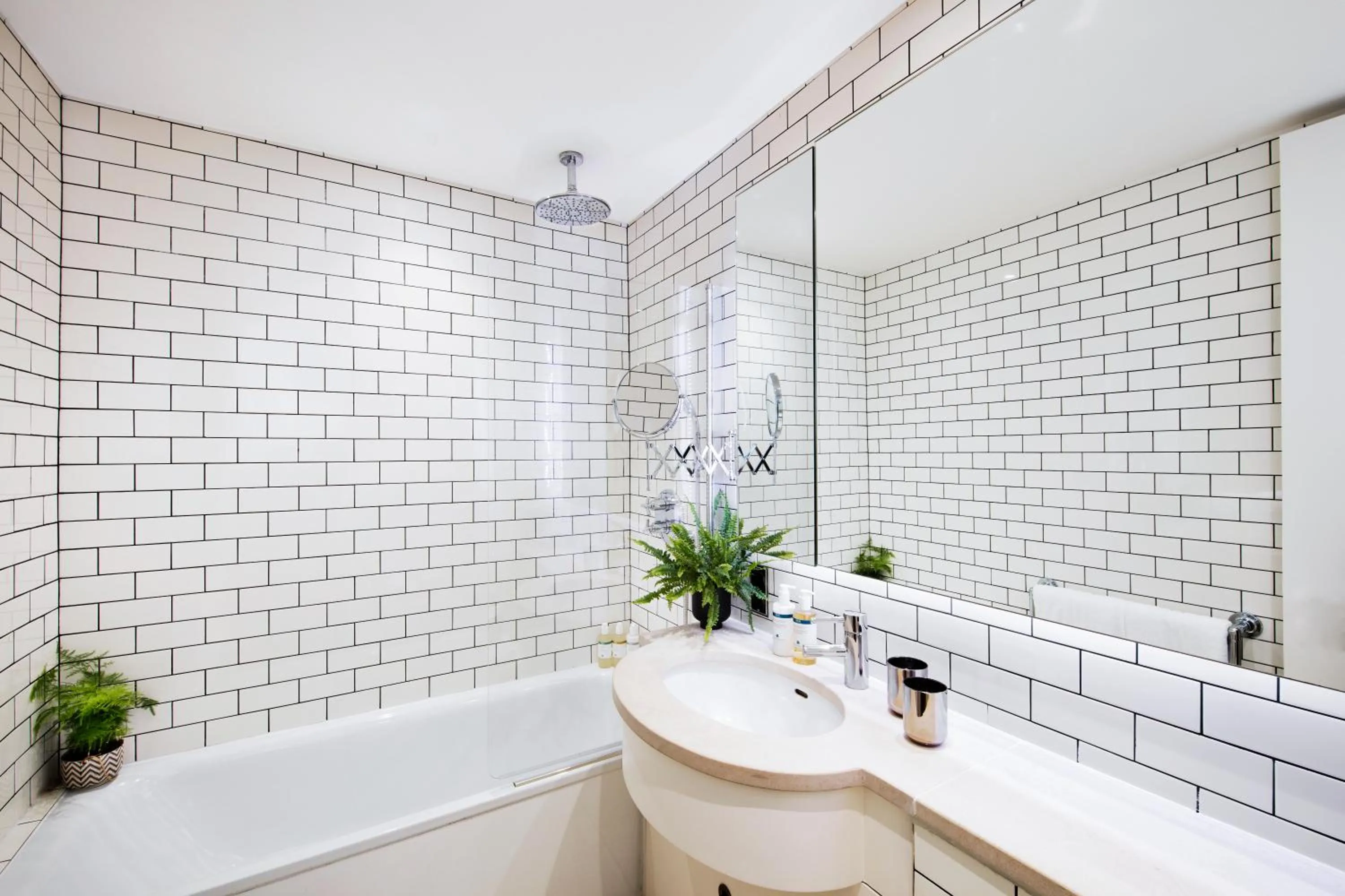 Shower in No.5 Maddox Street