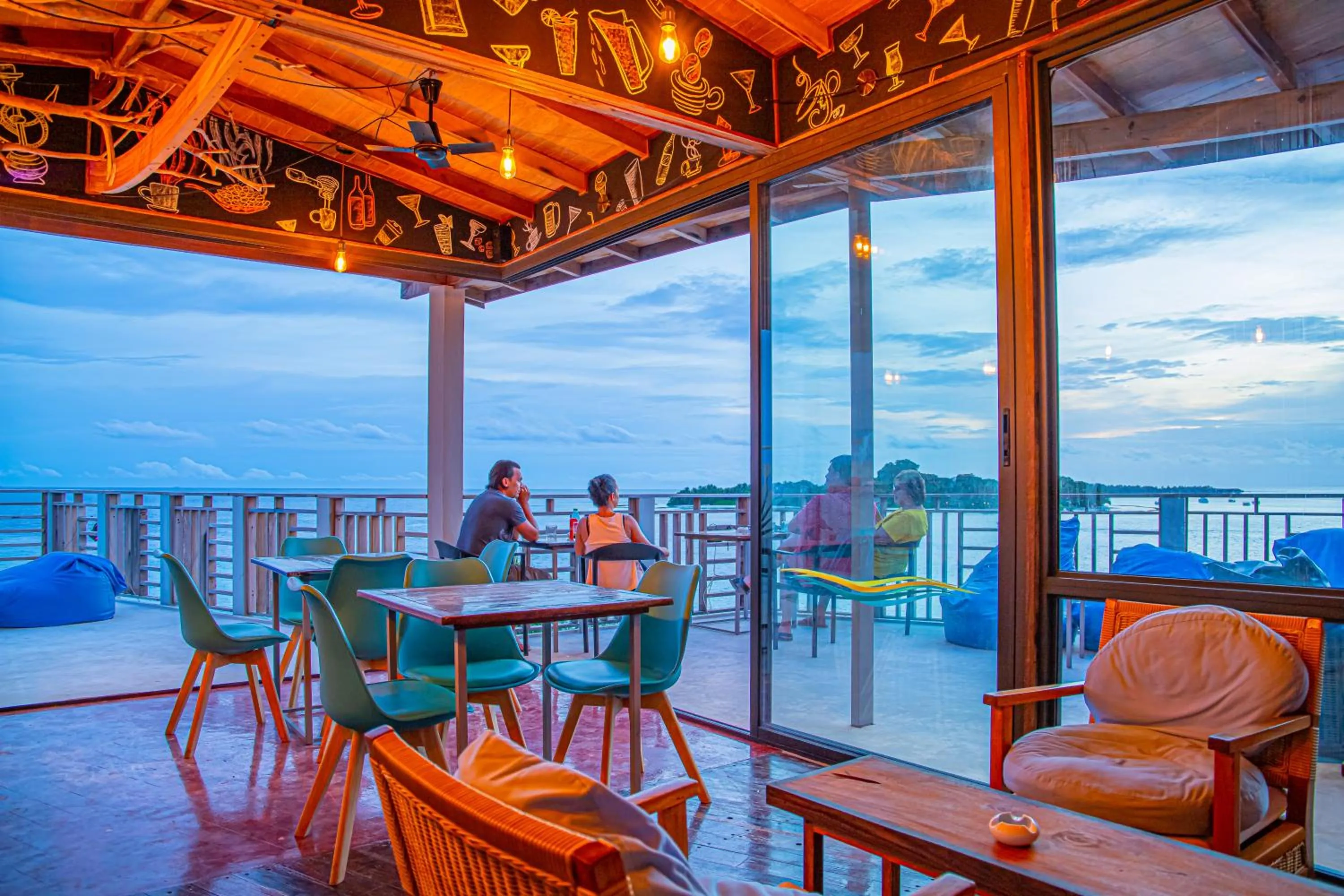 Restaurant/places to eat in Club Gabbiano