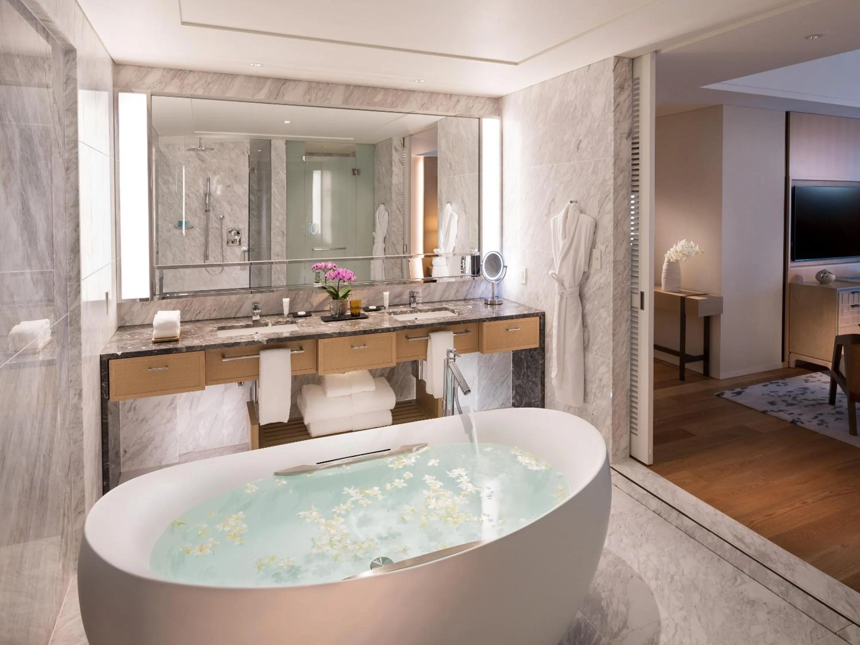 Bathroom in Halekulani Okinawa