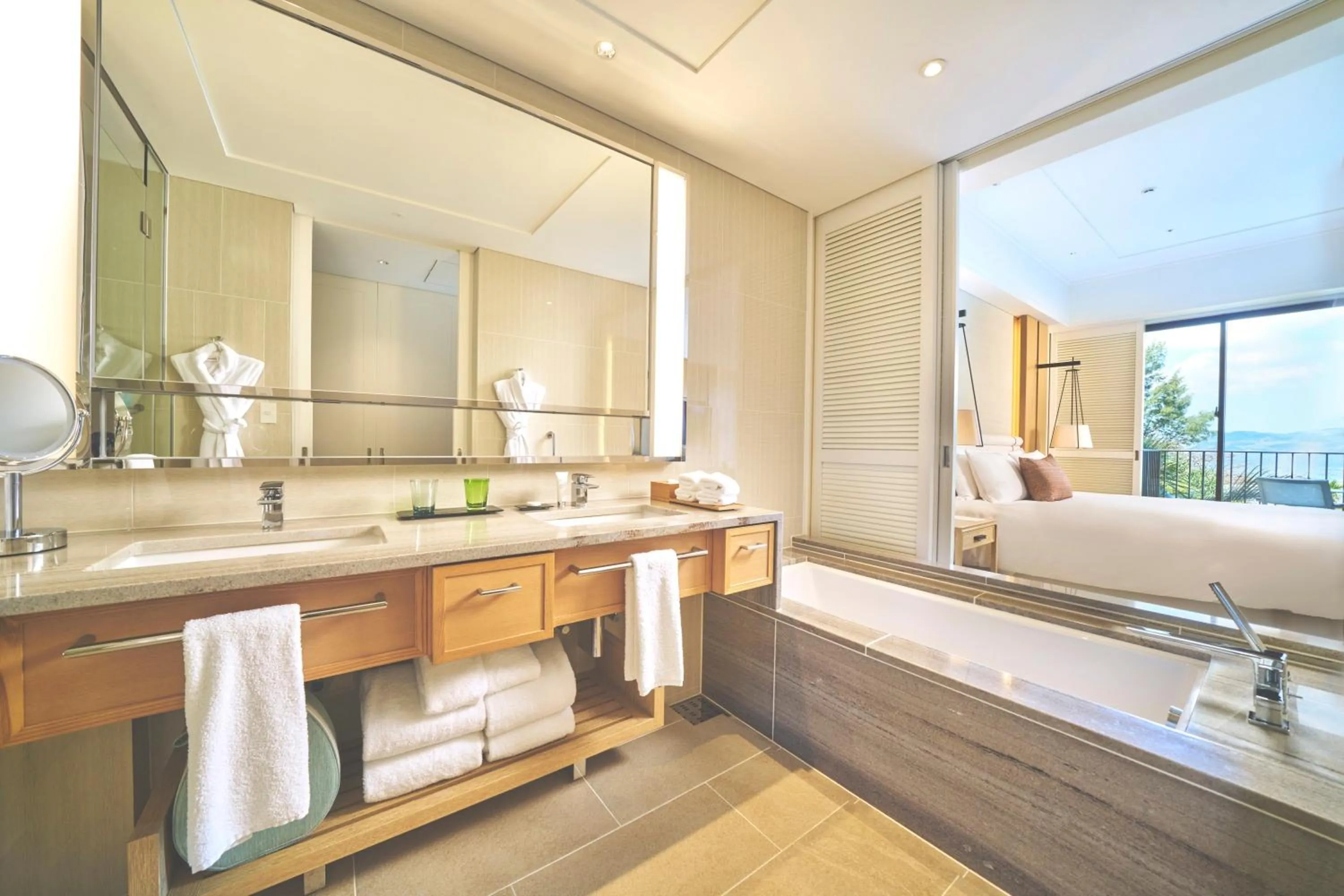 Bathroom, Bed in Halekulani Okinawa