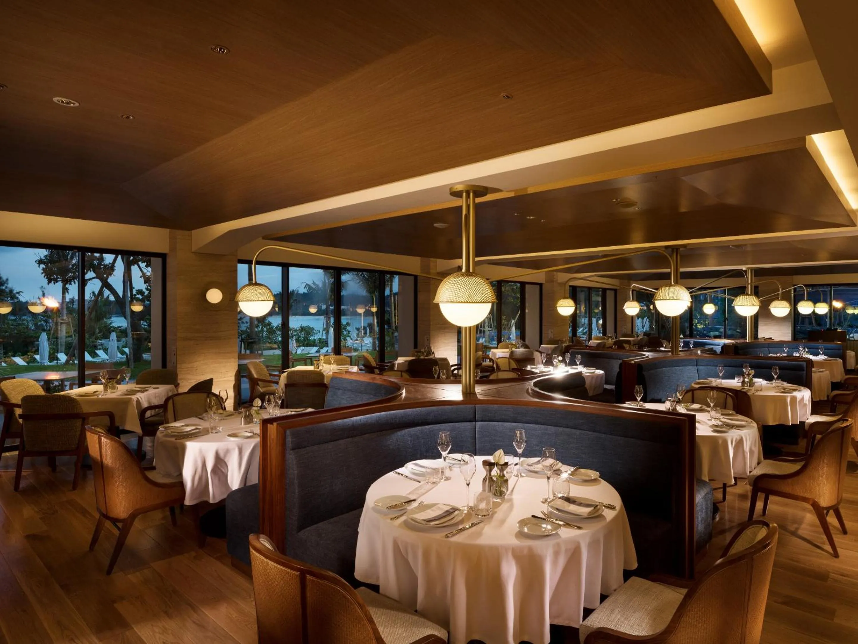 Restaurant/places to eat in Halekulani Okinawa