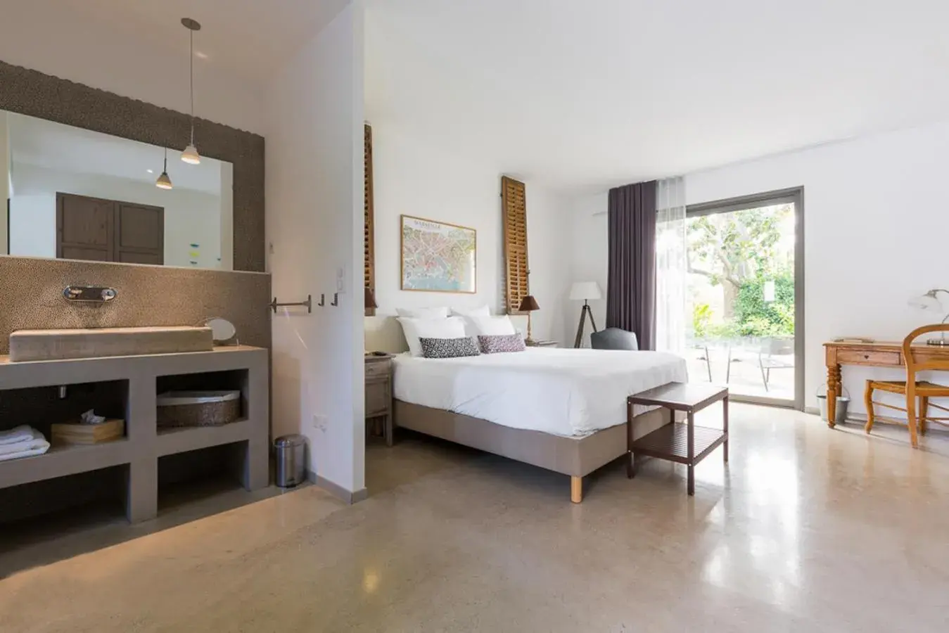 Deluxe Double Room in Hôtel 96 Deluxe Double Room in Hôtel 96