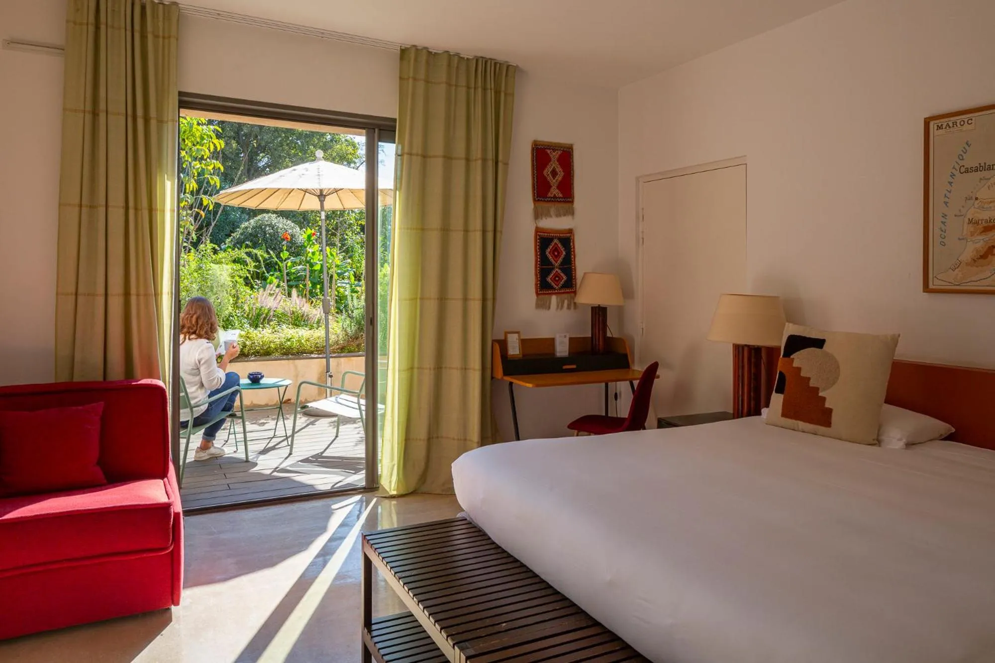 Patio, Bed in Hôtel 96