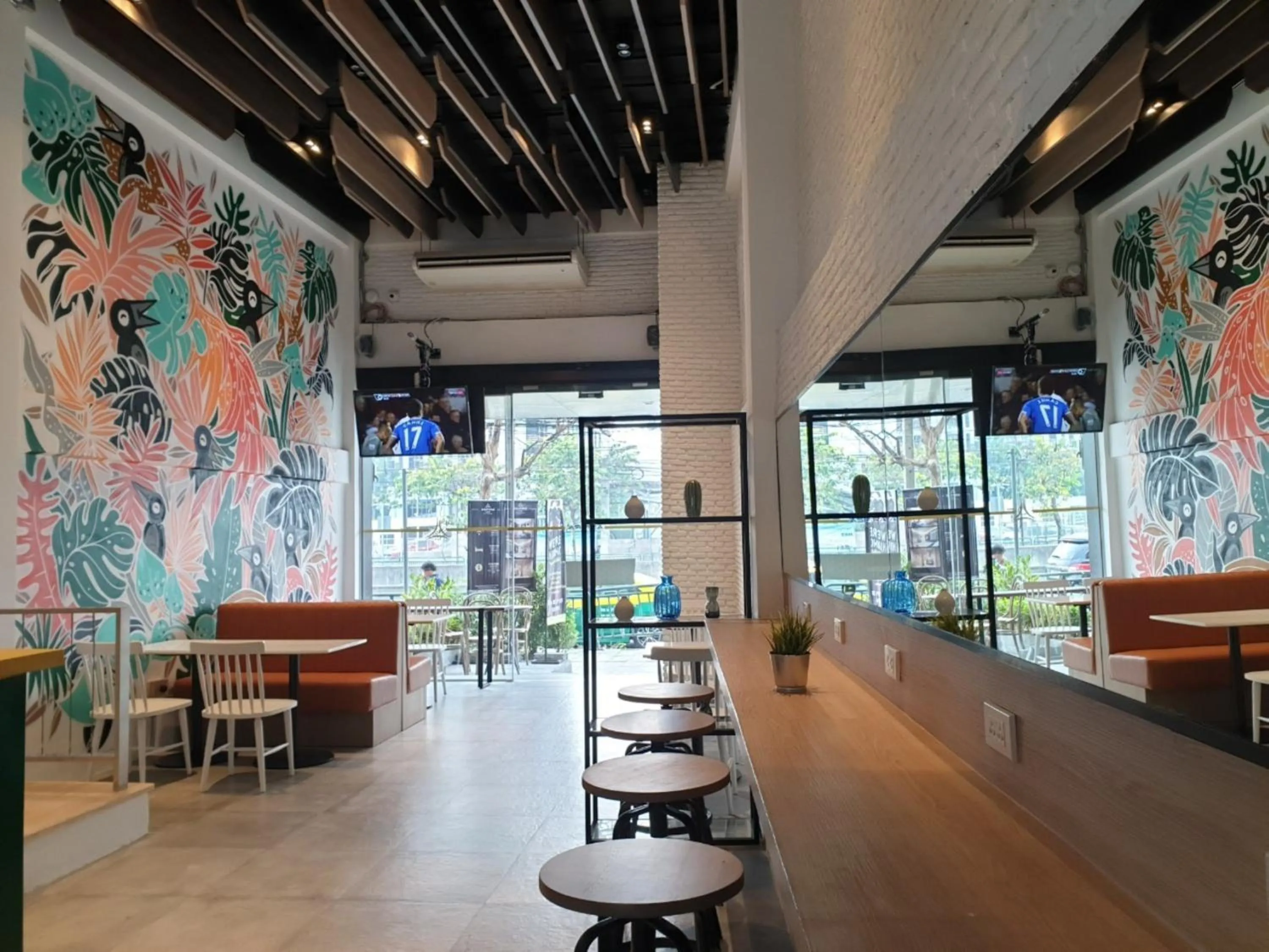 Lounge or bar in Aspira One Sutthisan