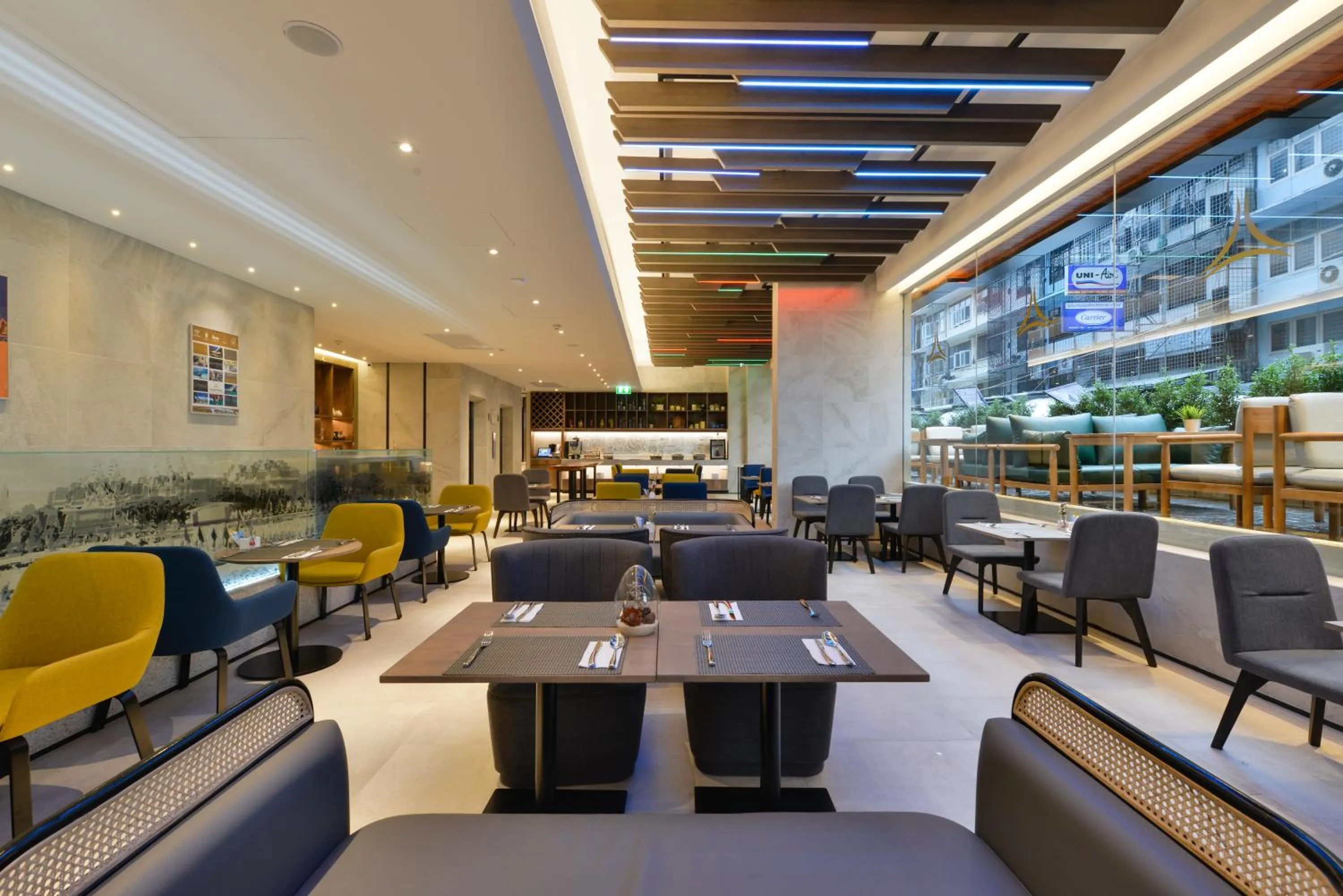 Restaurant/places to eat in Aspira One Sutthisan