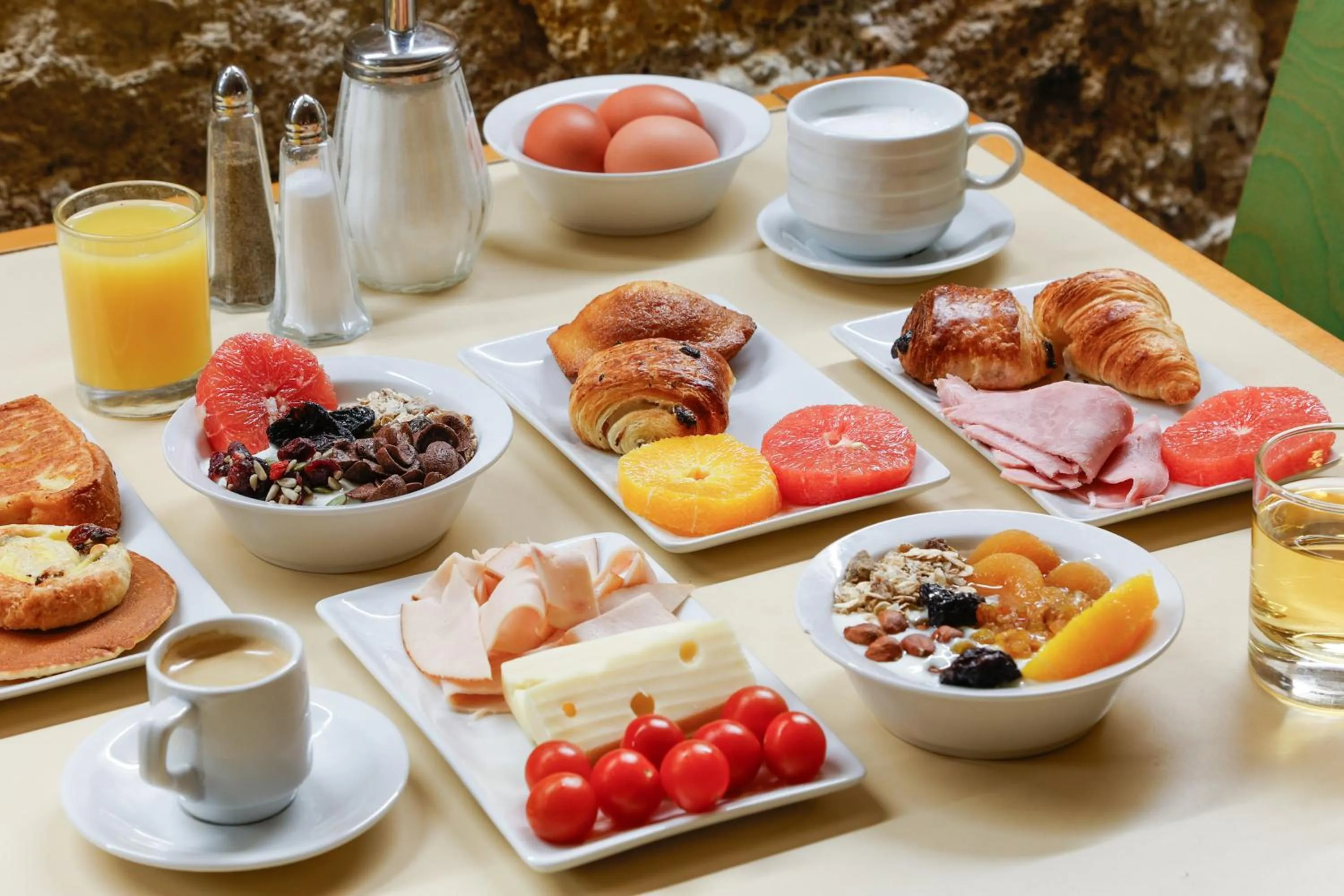 Breakfast in ibis Styles Paris République Le Marais