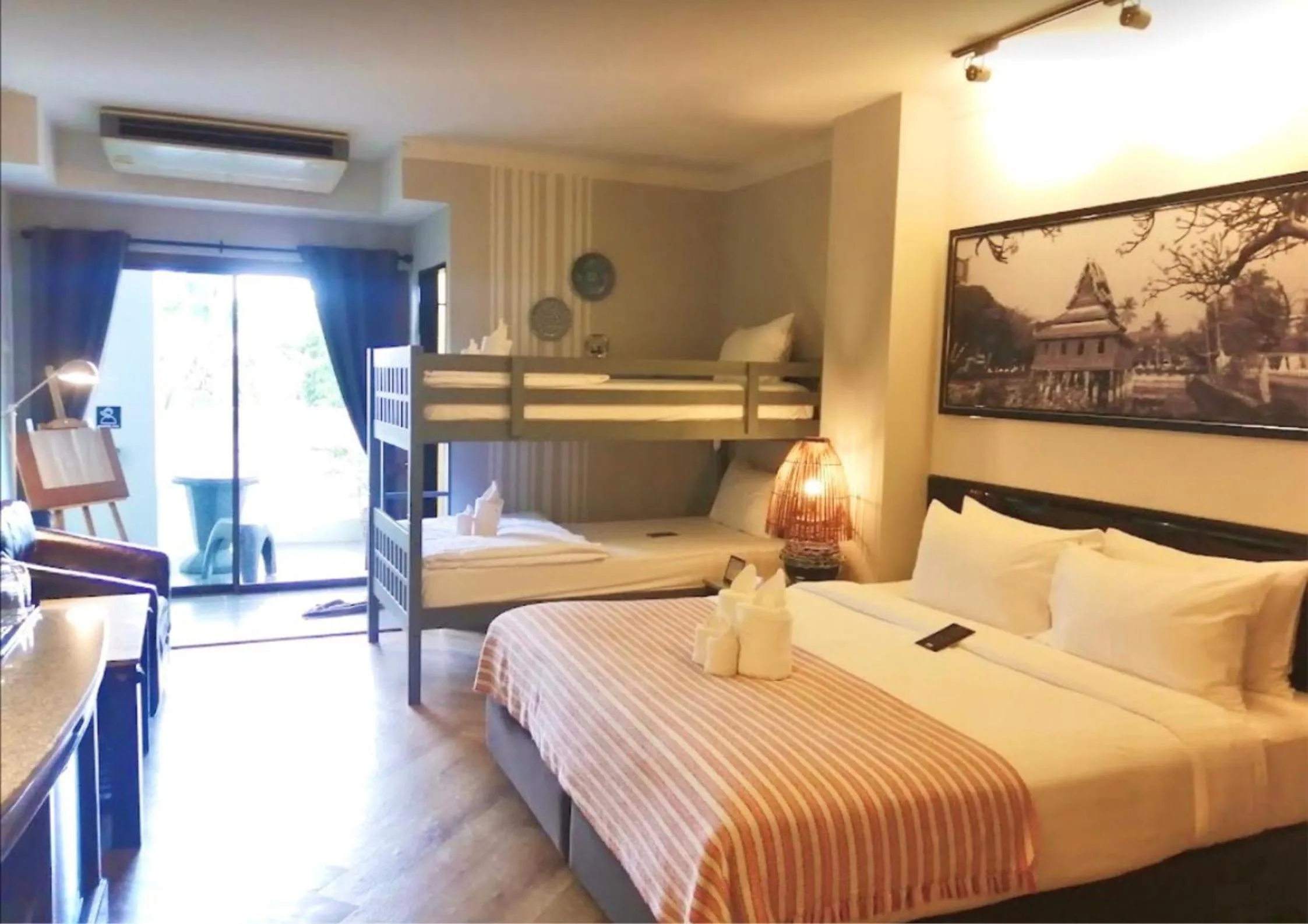 Photo of the whole room, Bed in Yuu Hotel Ubon Ratchathani