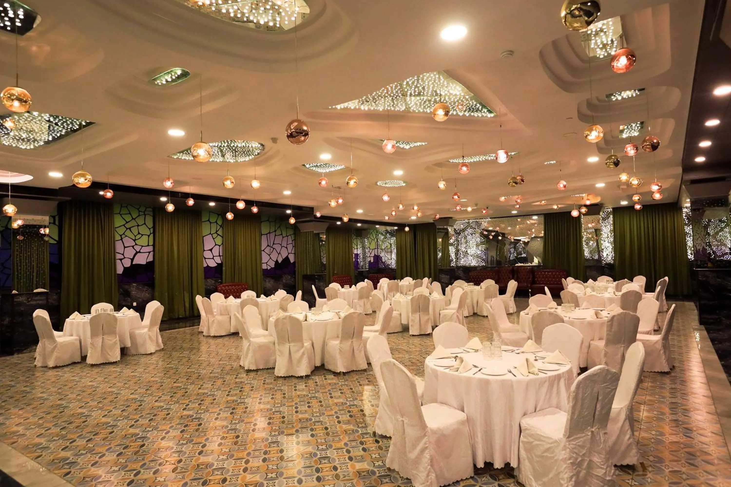 wedding in Humming Bird Hotel & Banquet