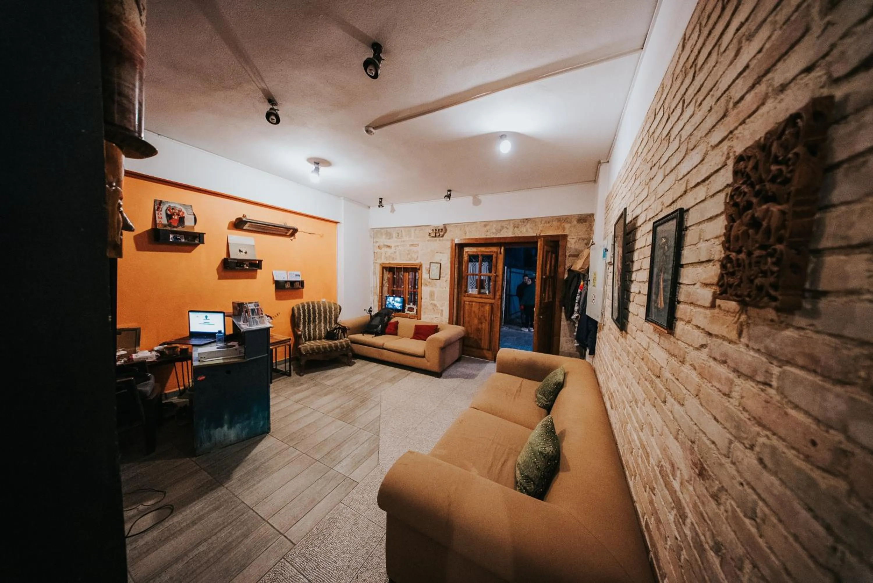 Living room in Kuyu Beergarden Hostel