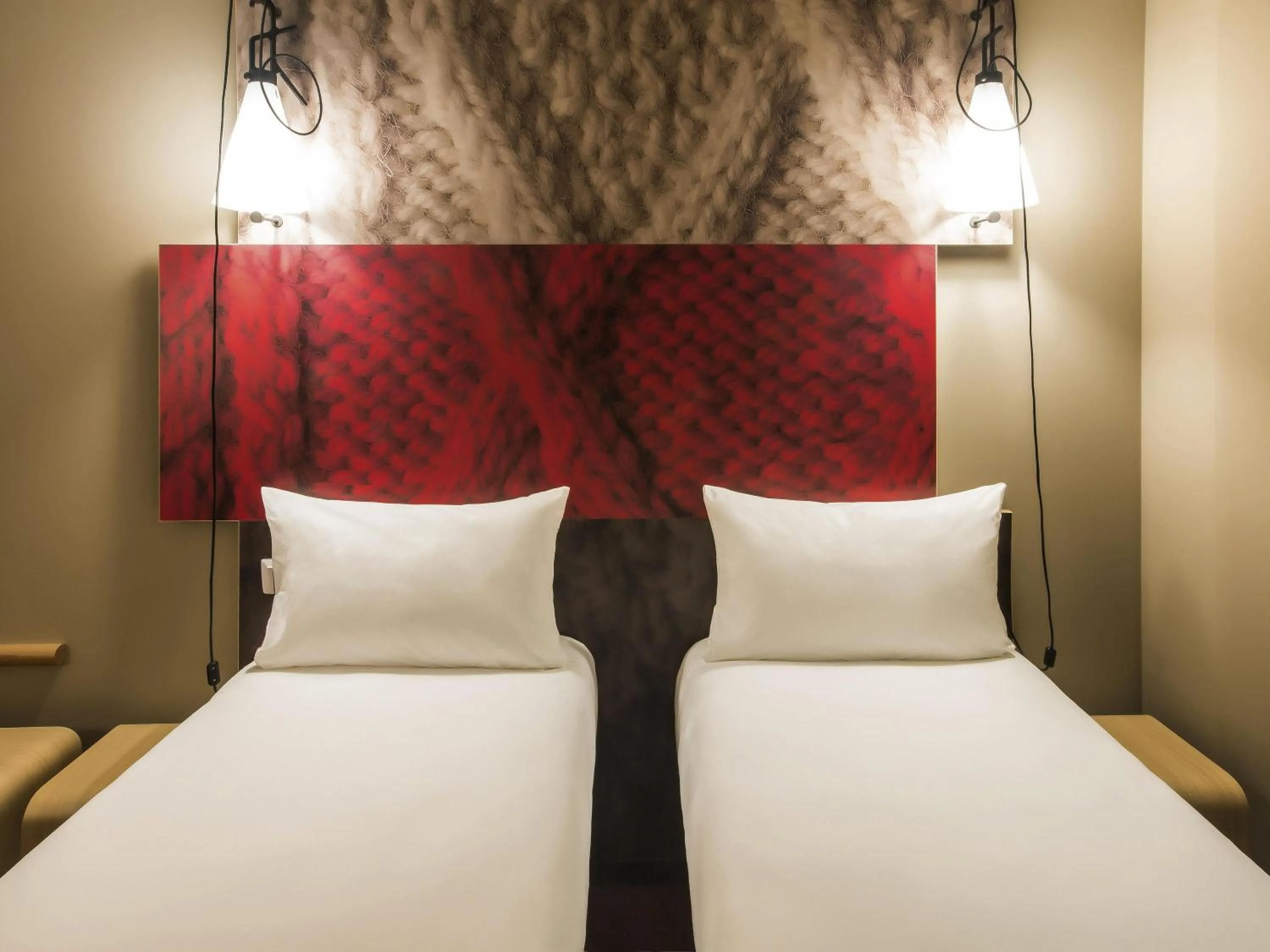 Bedroom, Bed in Ibis Hotel Köln Am Dom