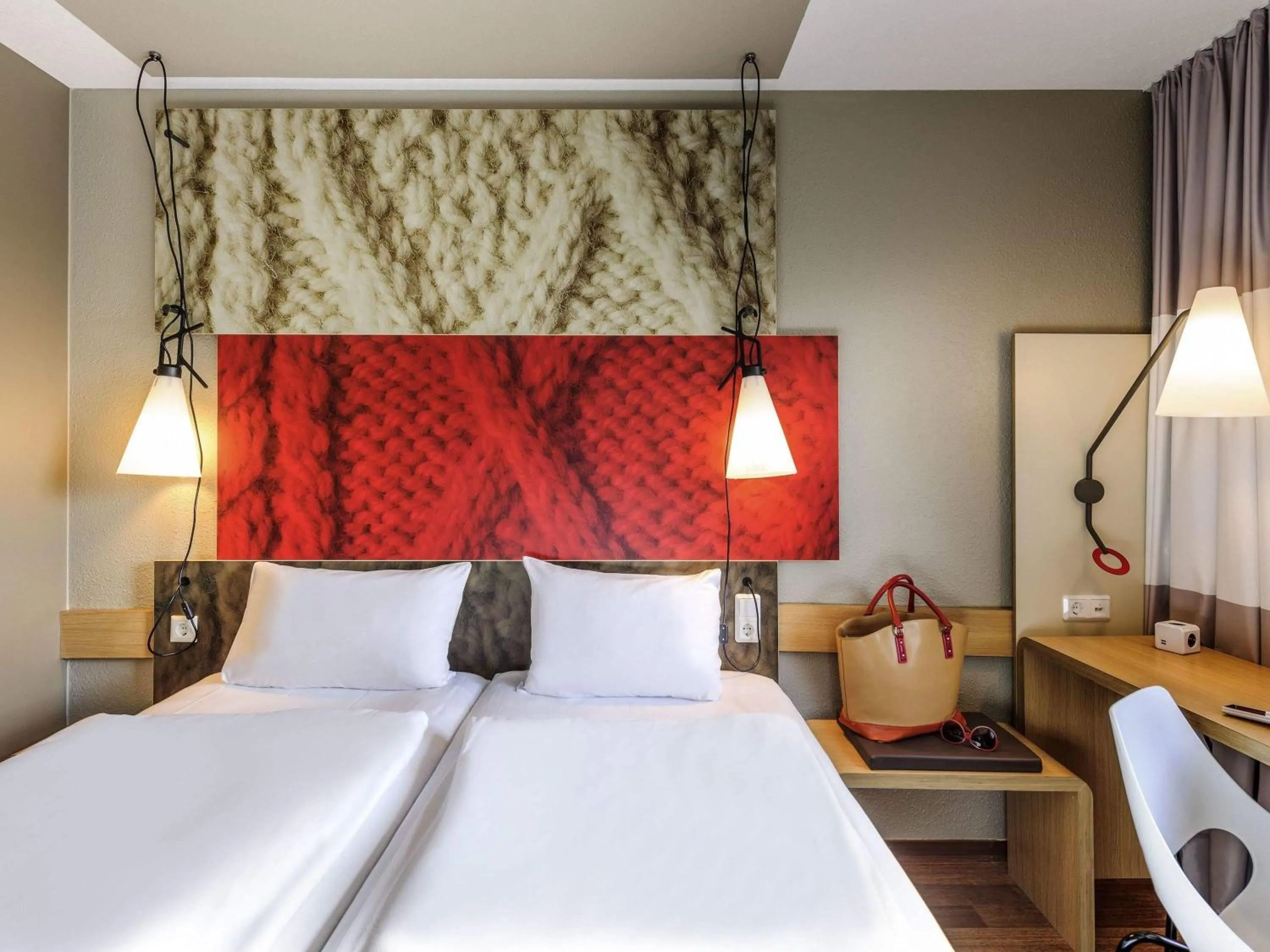 Bedroom, Bed in Ibis Hotel Köln Am Dom