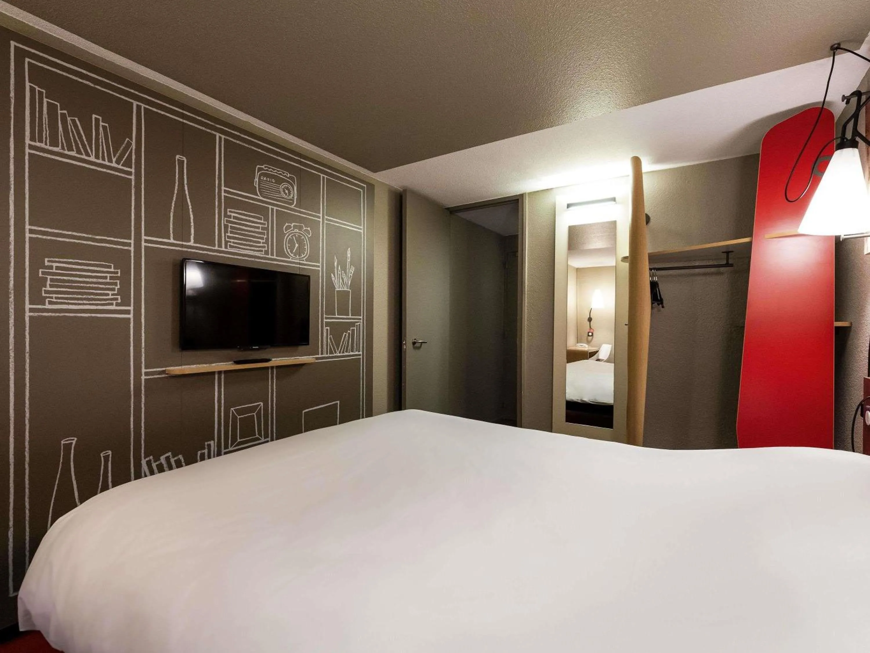 Bedroom, Bed in Ibis Hotel Köln Am Dom