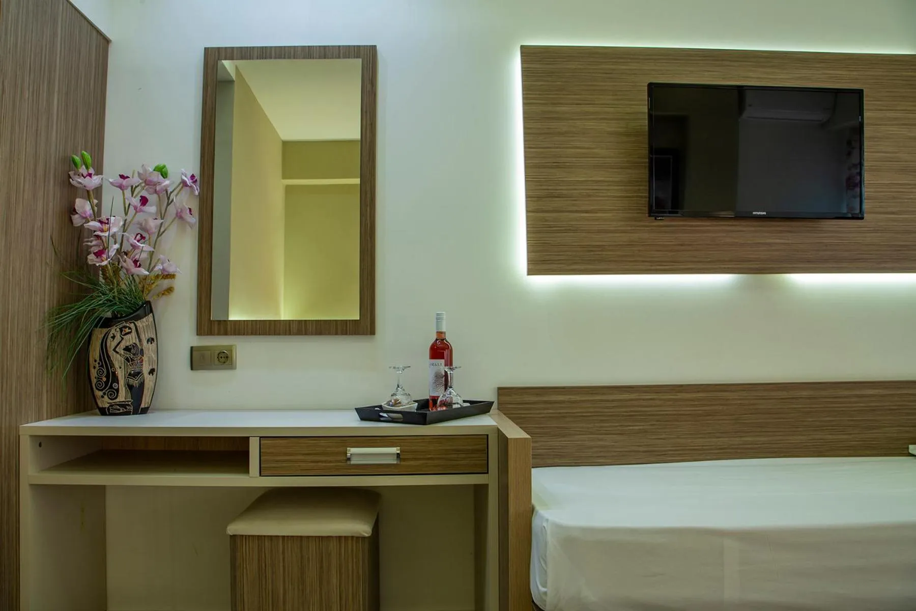 Bed in Dafni Plus Hotel