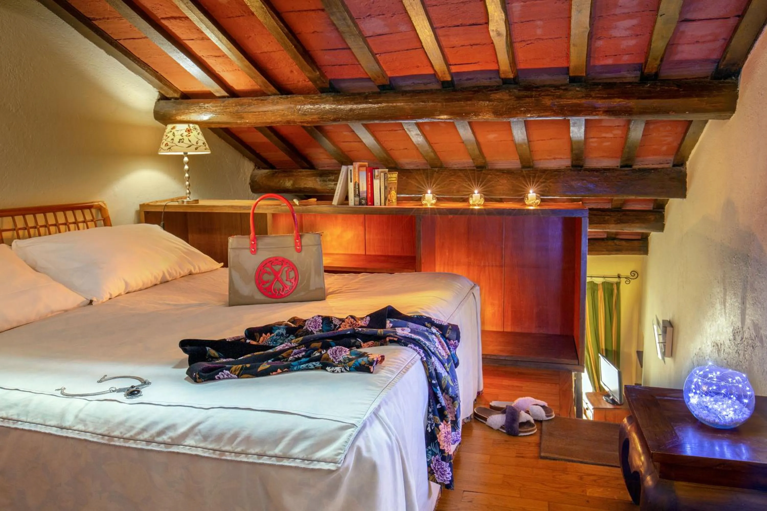 Bed in Bollo Apartments