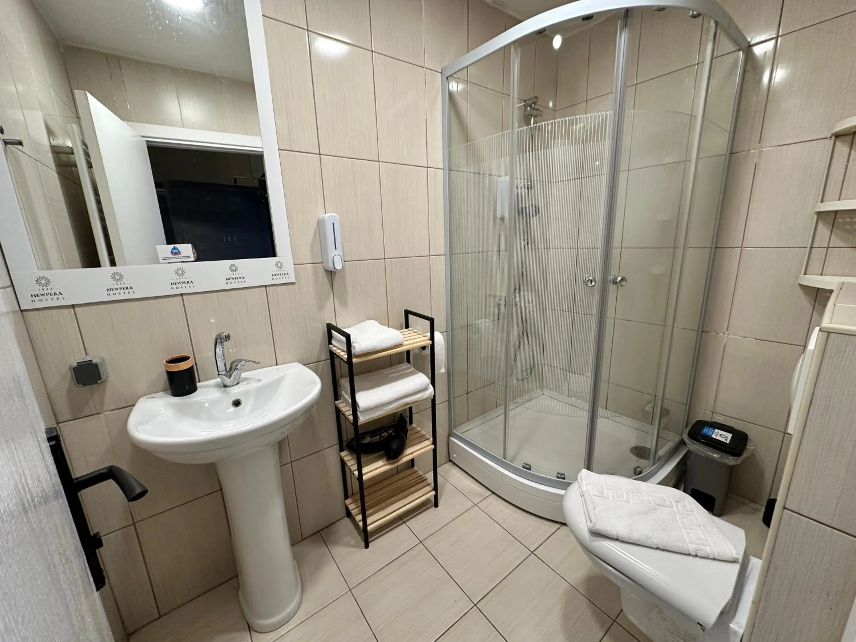 Bathroom in New Pera