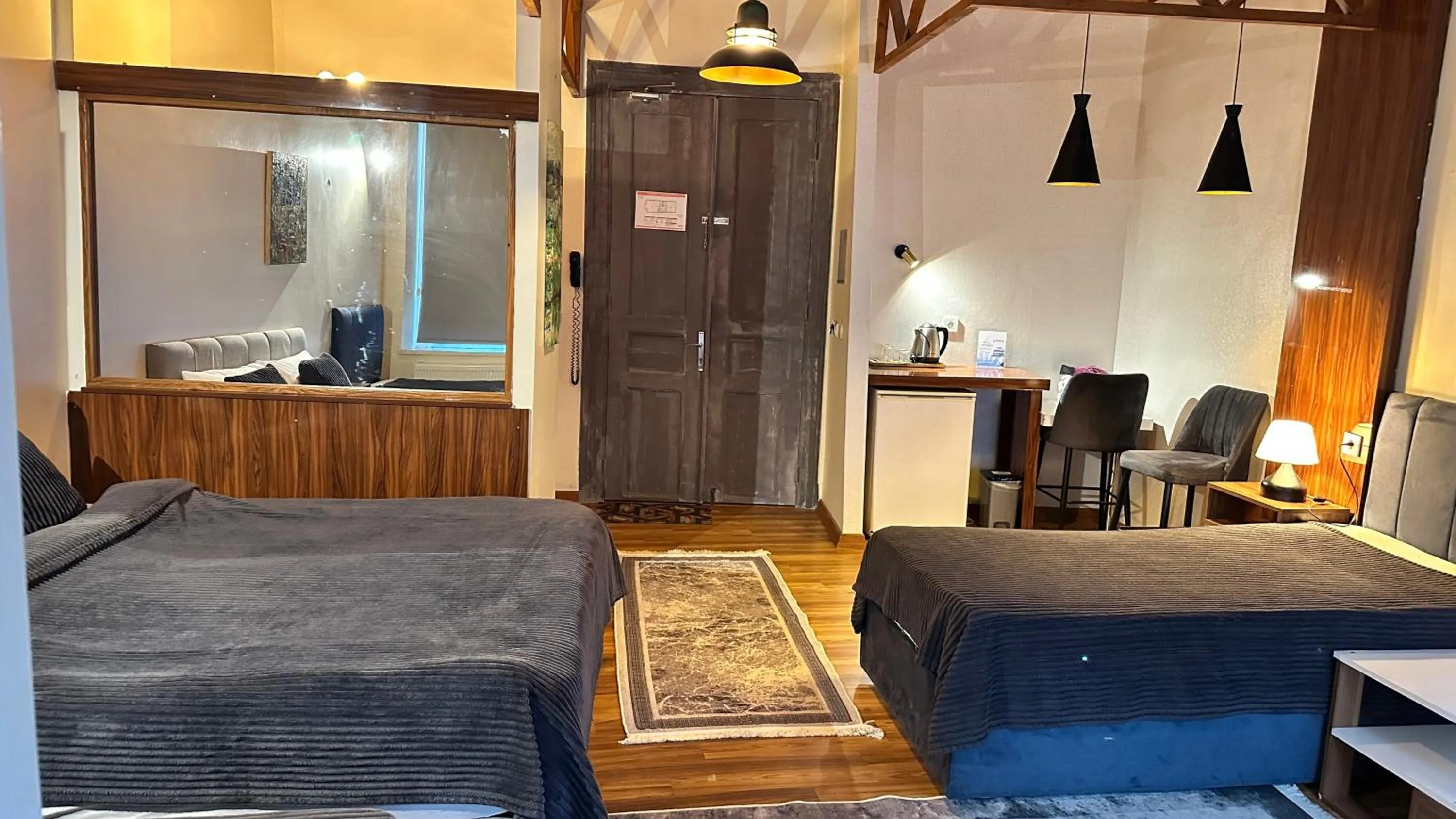 Photo of the whole room, Bed in New Pera