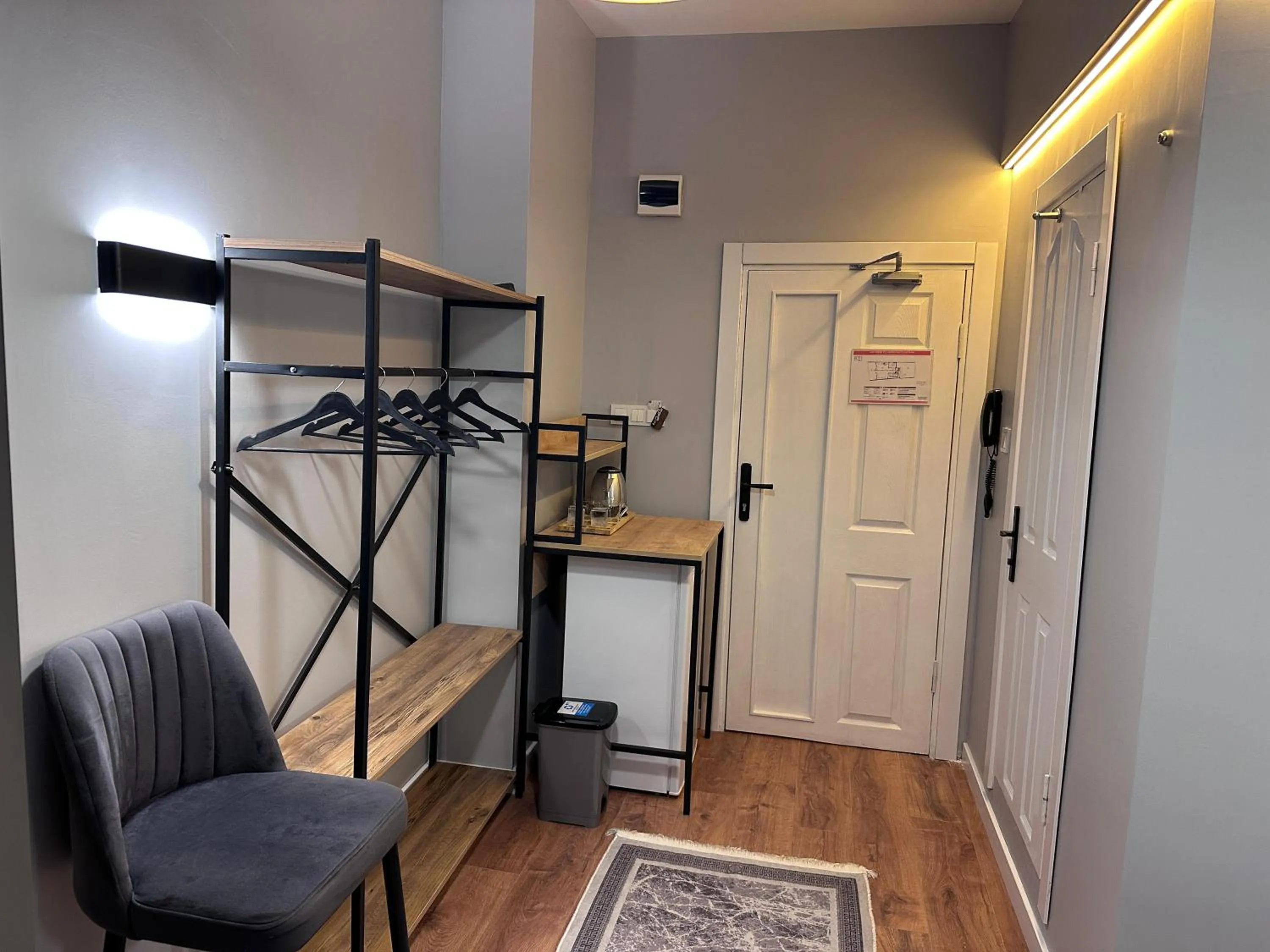 wardrobe in New Pera